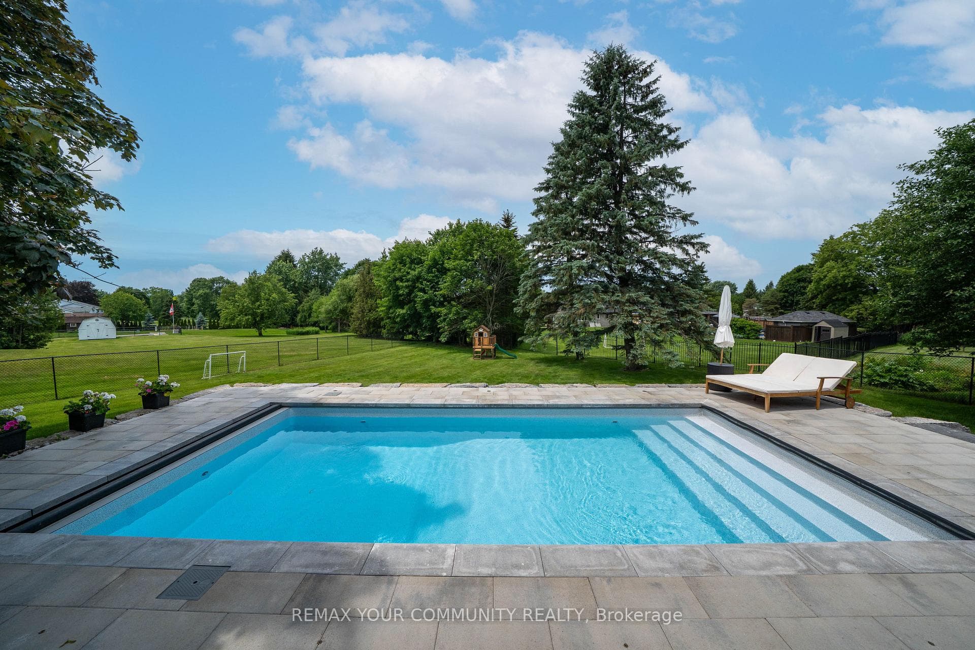 72 Cook Drive photo 35