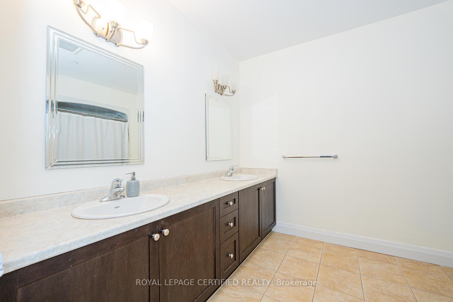 26 Wellington Street Unit 205 photo 33