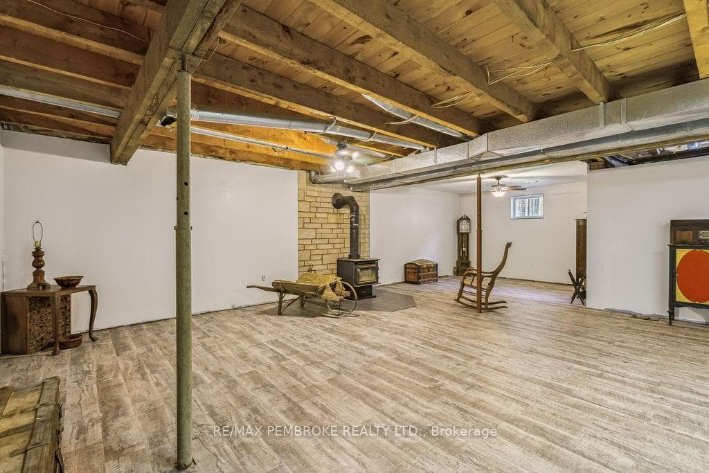 87 REICHE Road photo 13