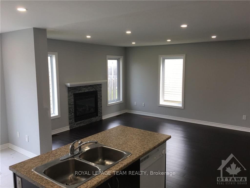 Kitchen / Living Room