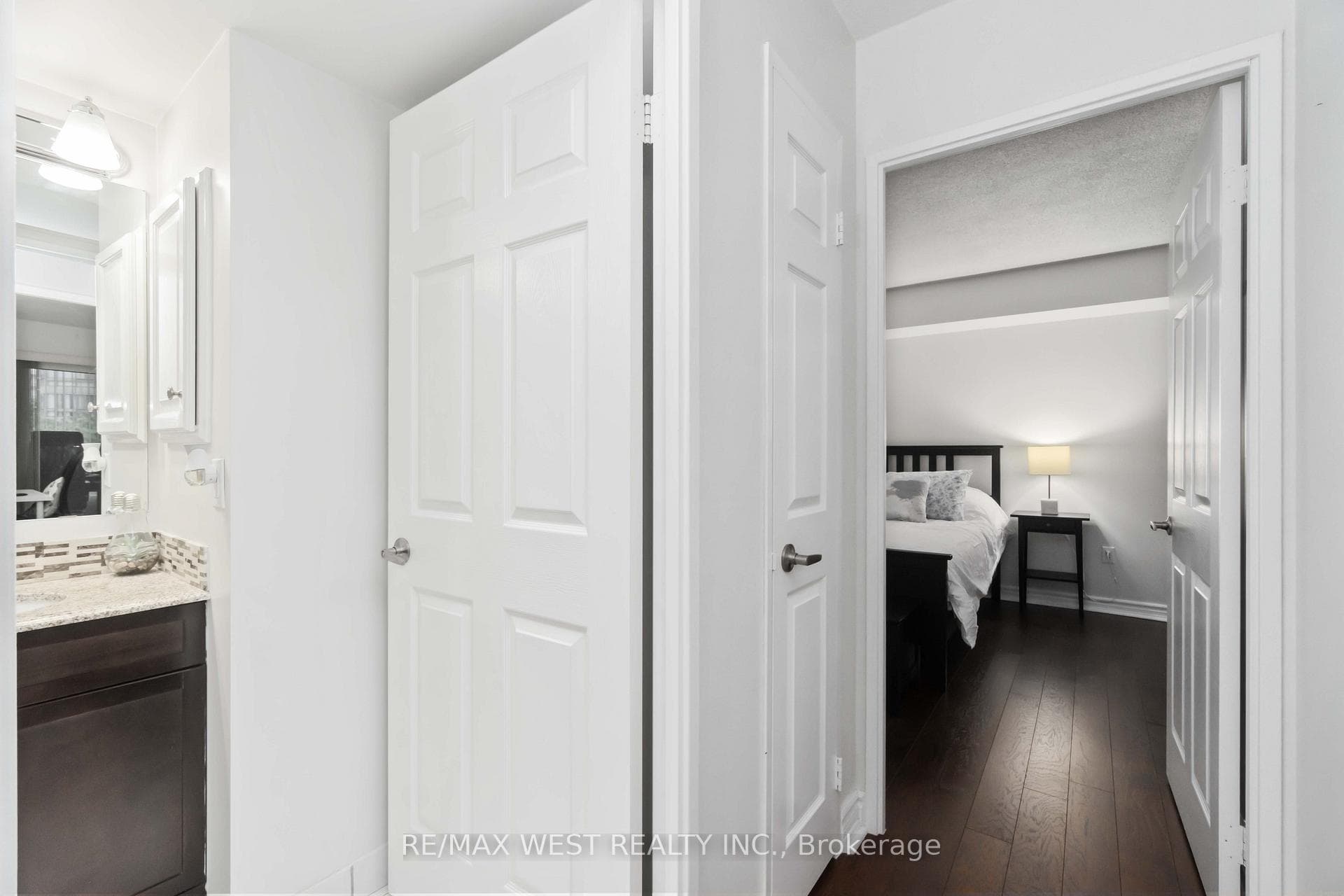 3233 Eglinton Avenue Unit 301 photo 33