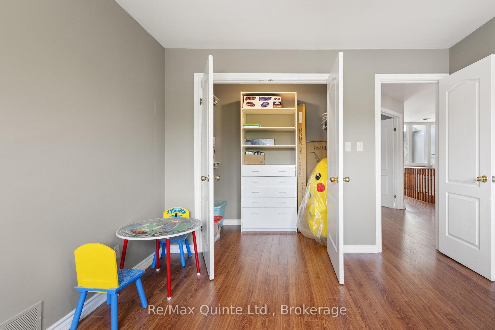 17 Applewood Court photo 36