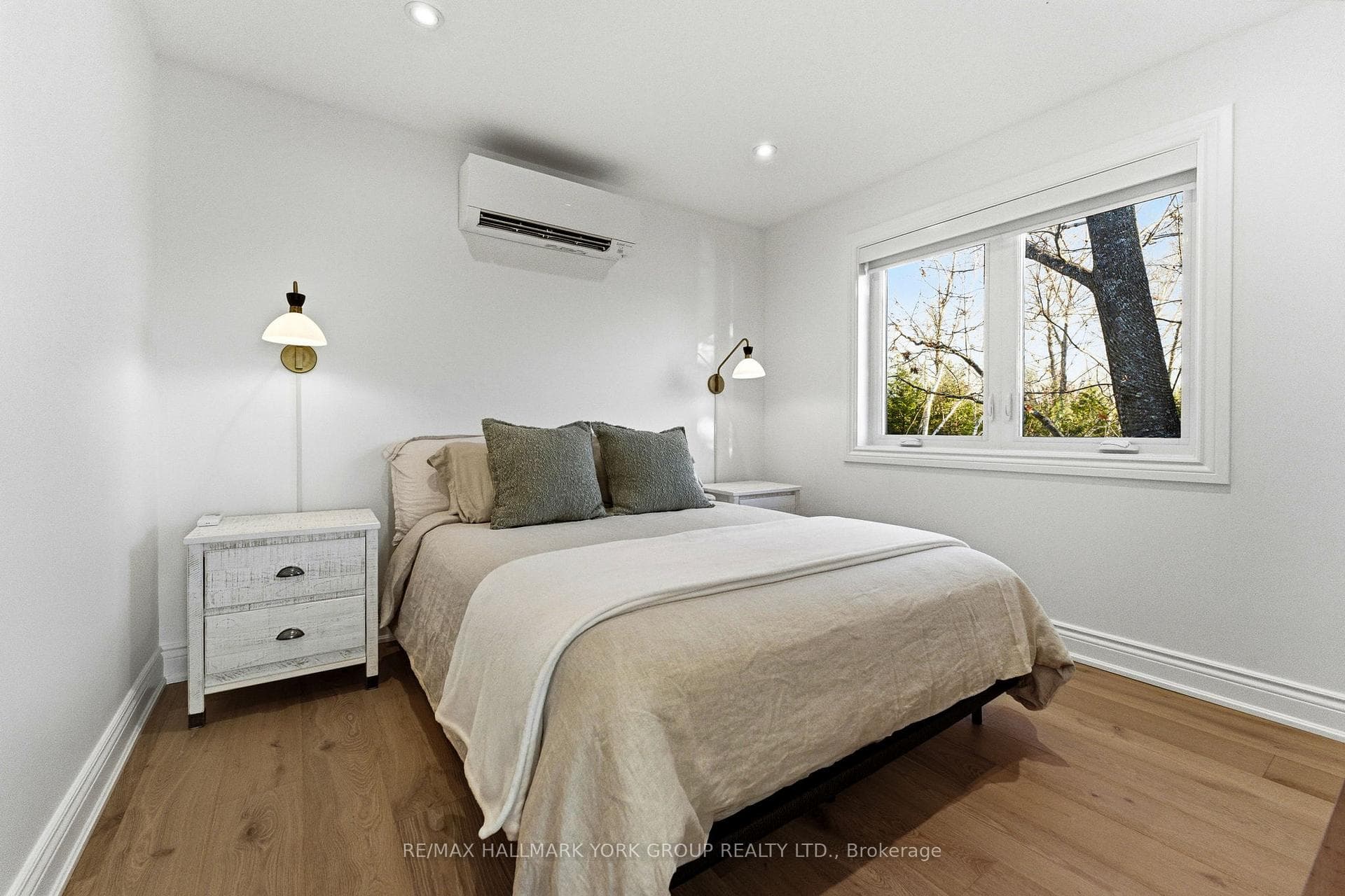 281 Hedge Road photo 28