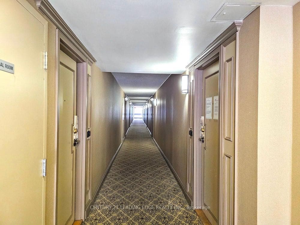 80 St Patrick Street Unit 913 photo 3