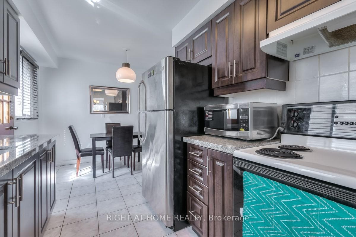 76 Ashridge Drive photo 8