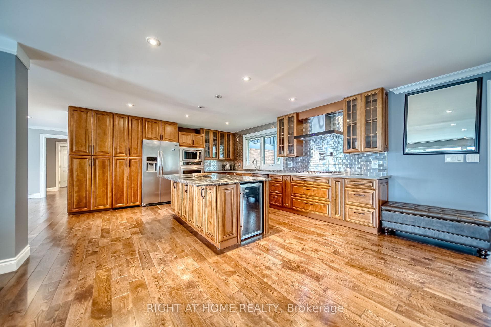 44 ROYAL HENLEY Boulevard photo 7