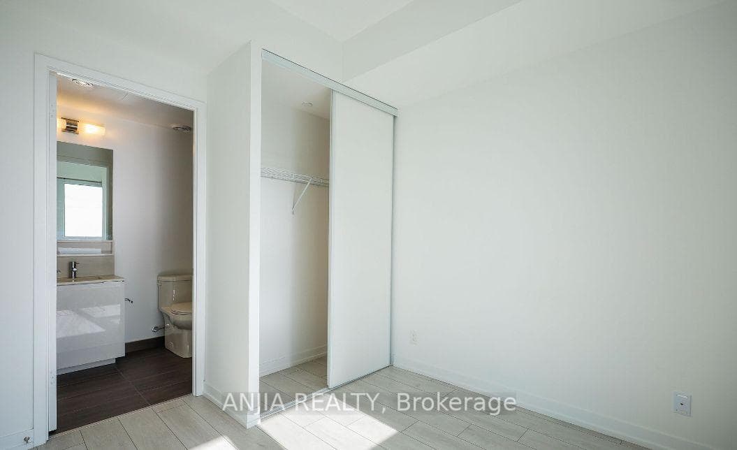 898 Portage Parkway Unit 2206 photo 12