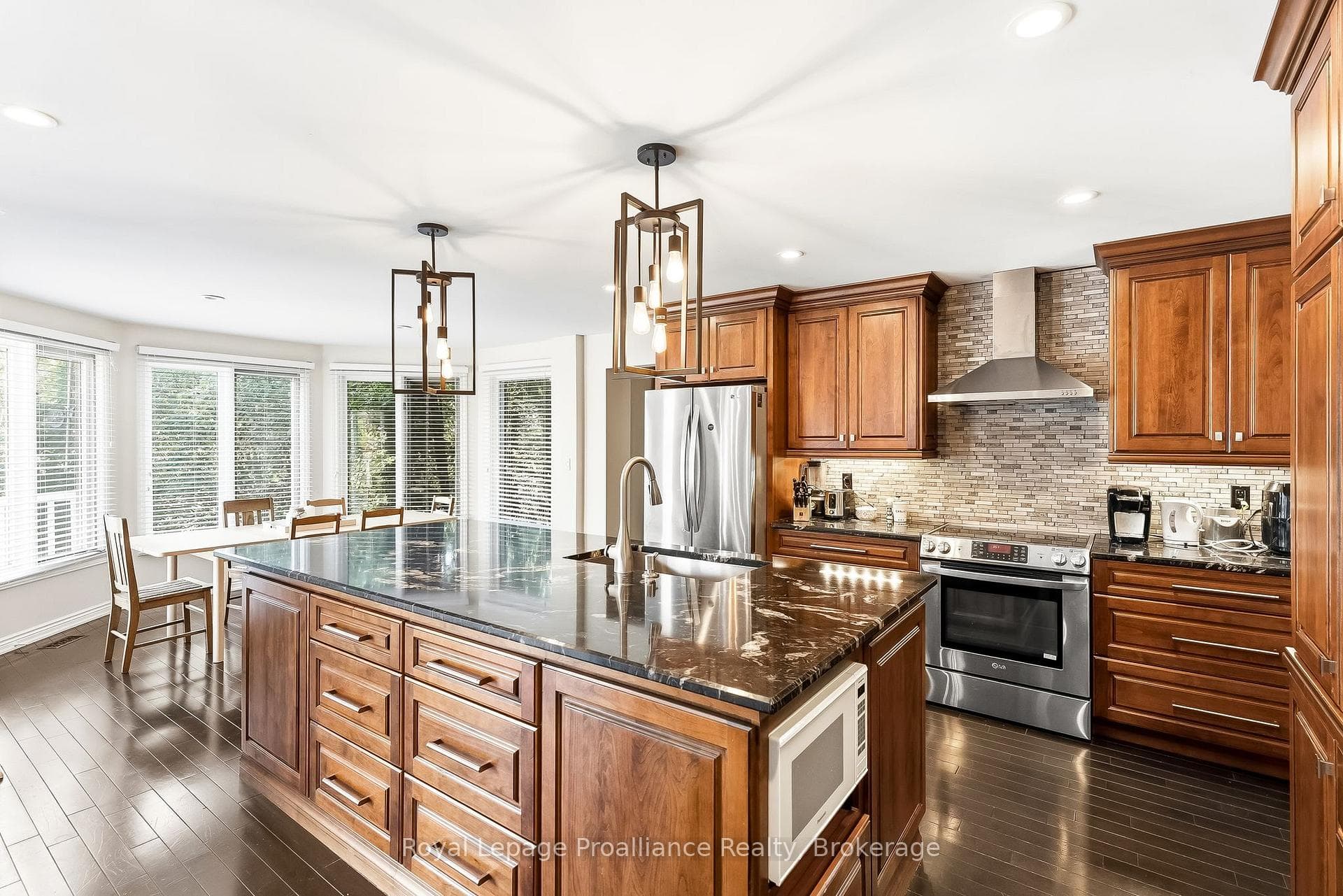 37 Ravine Drive photo 8