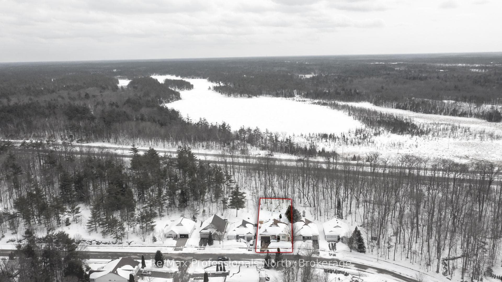 111 Pineridge Gate photo 48