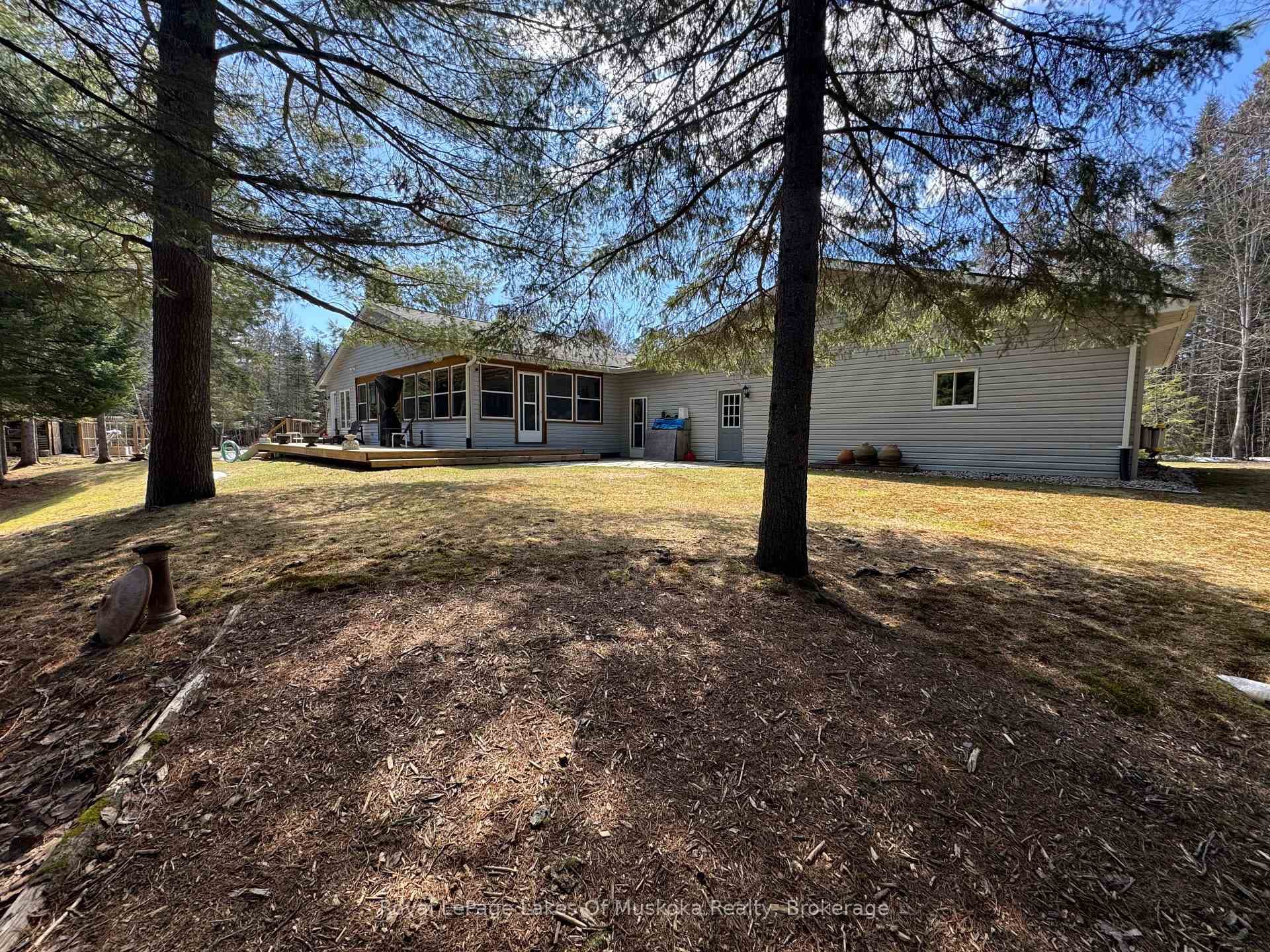 57 Hiawatha Drive photo 4