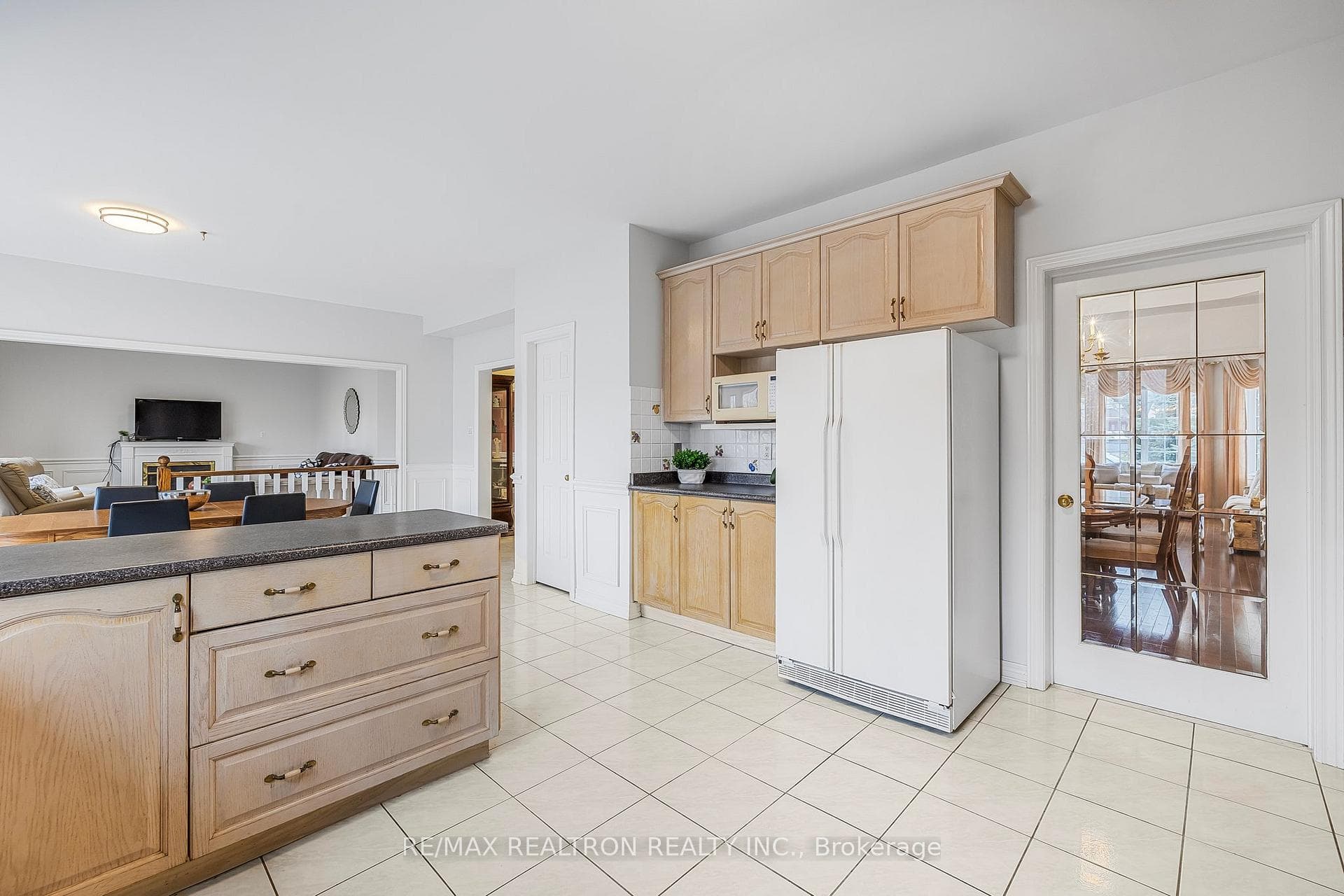 83 Emerald Garden Court photo 17