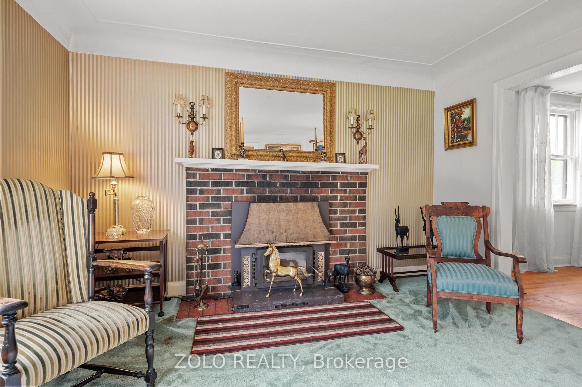 427 Trafalgar Road photo 10
