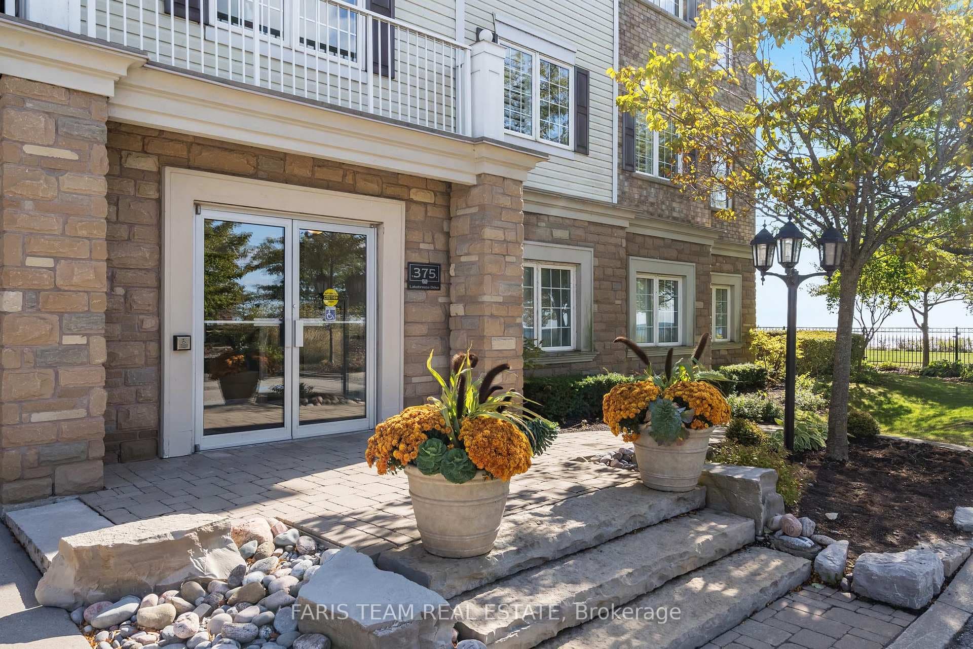 375 Lakebreeze Drive Unit 307 photo 2