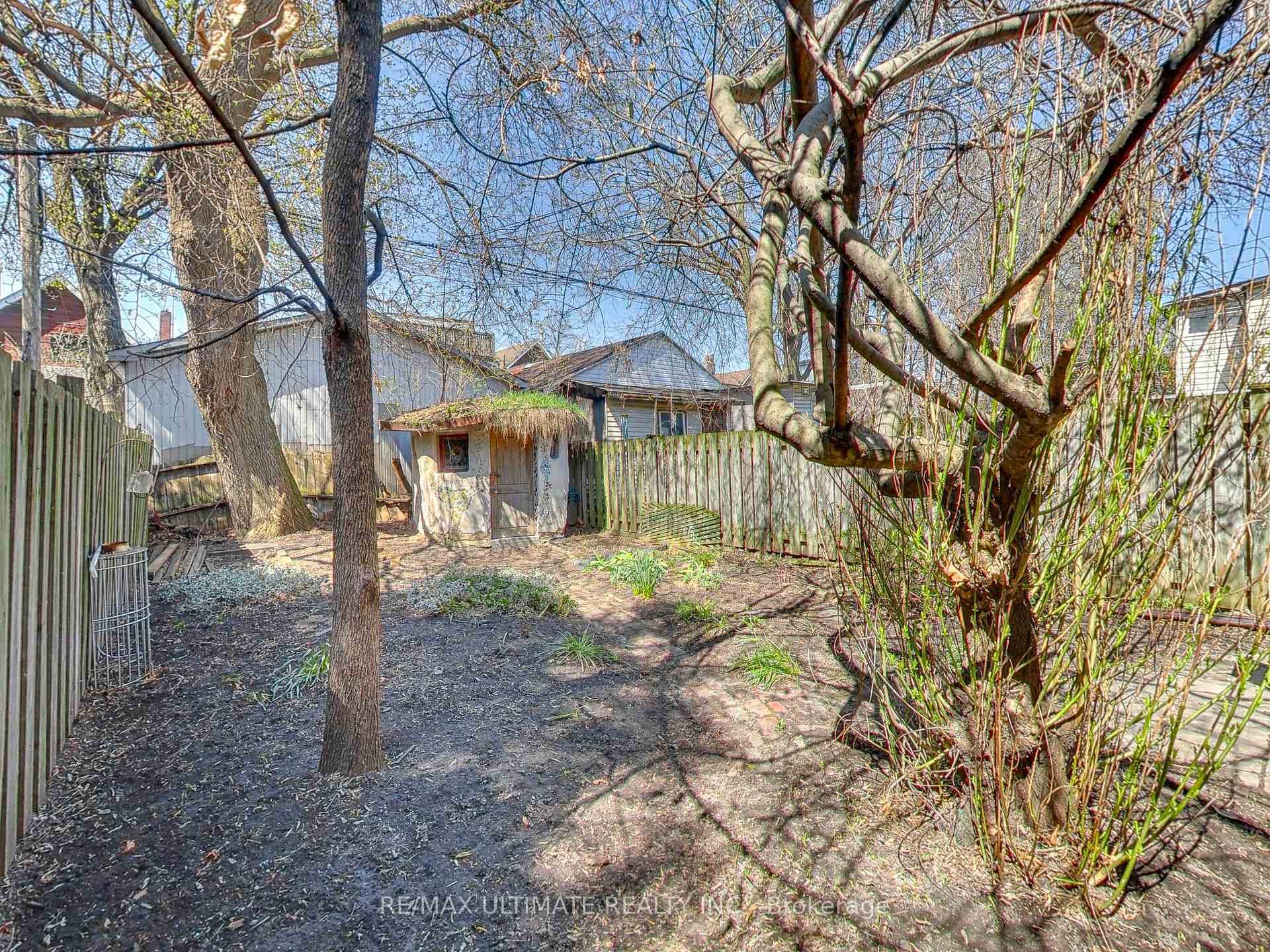 24 Pauline Avenue photo 47