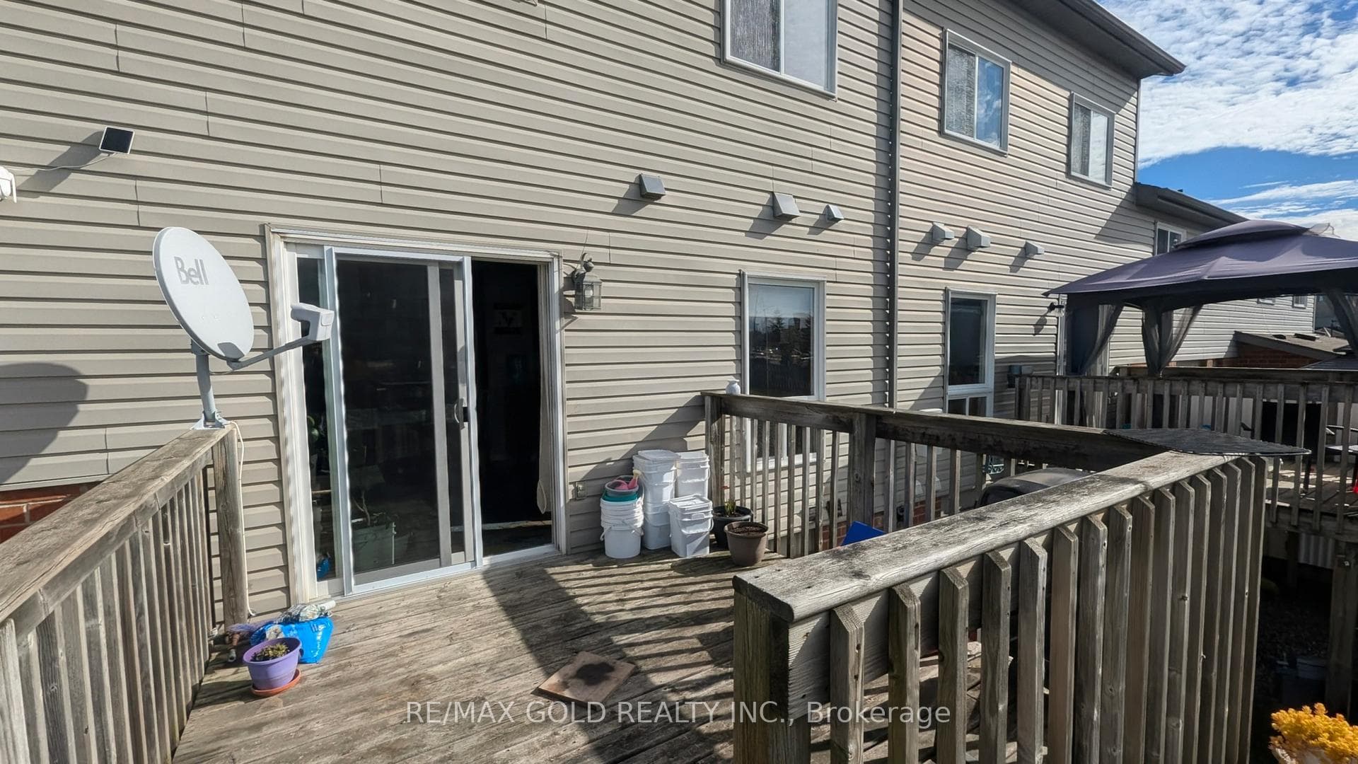 220 Westmeadow Drive photo 23