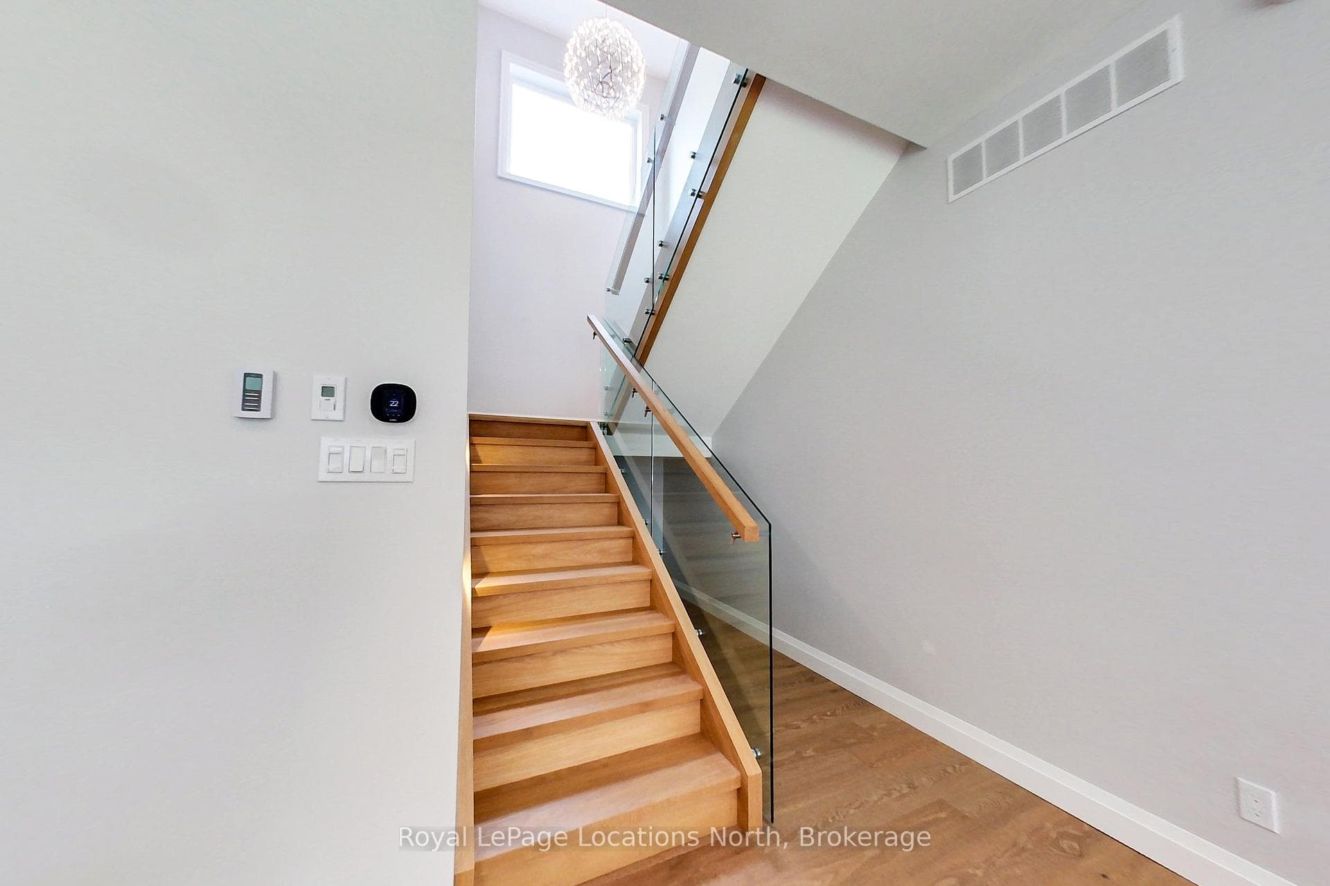 245 Jane Street photo 27