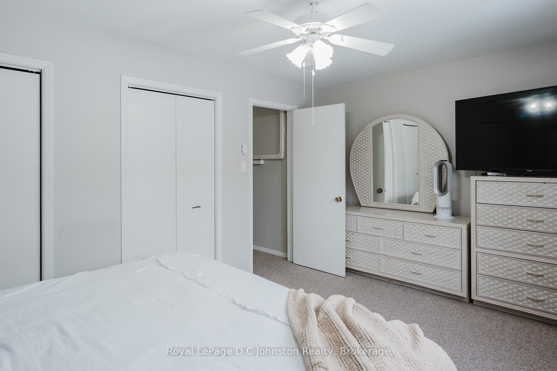 652 Orchard Drive photo 18