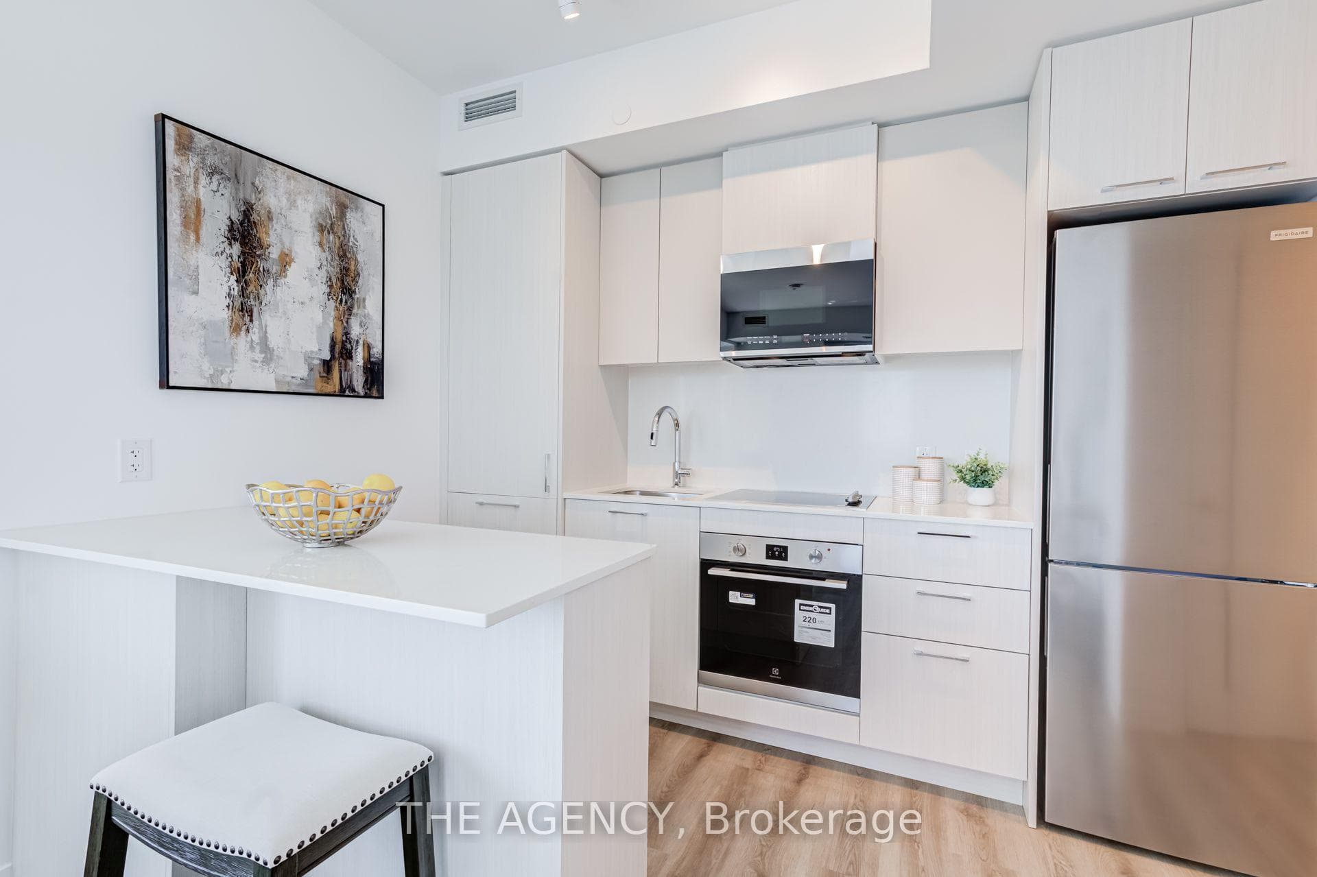 10 Oak Street Unit 2403 photo 13