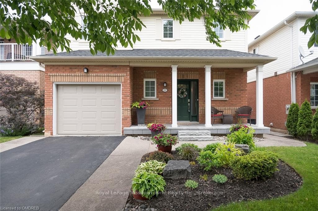 297 ALEXANDER Crescent photo 2