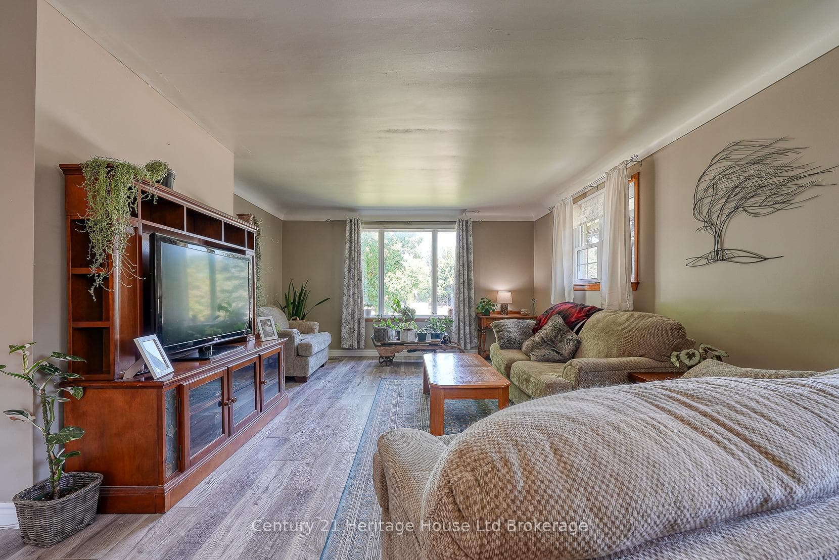 584450 Beachville Road photo 9