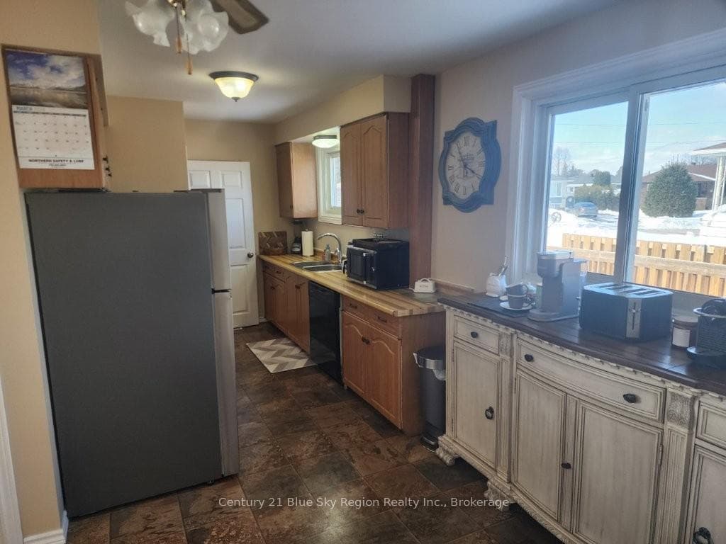 62 Joseph Street photo 4