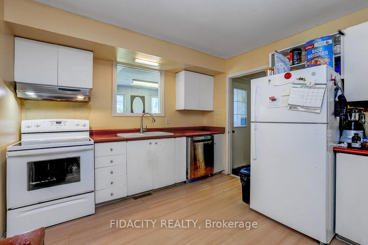 2336 Ogilvie Road photo 8