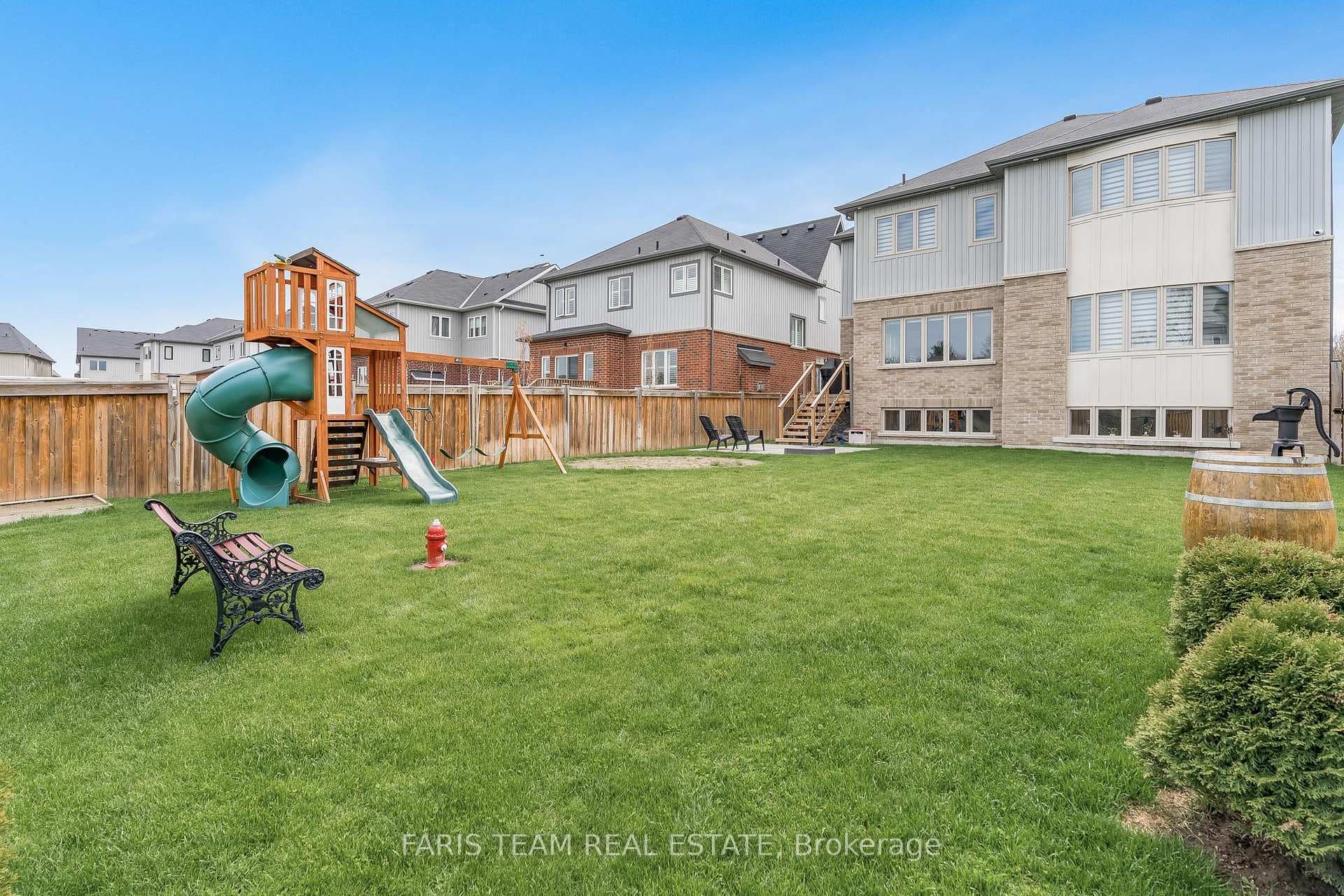 192 Gold Park Gate photo 38