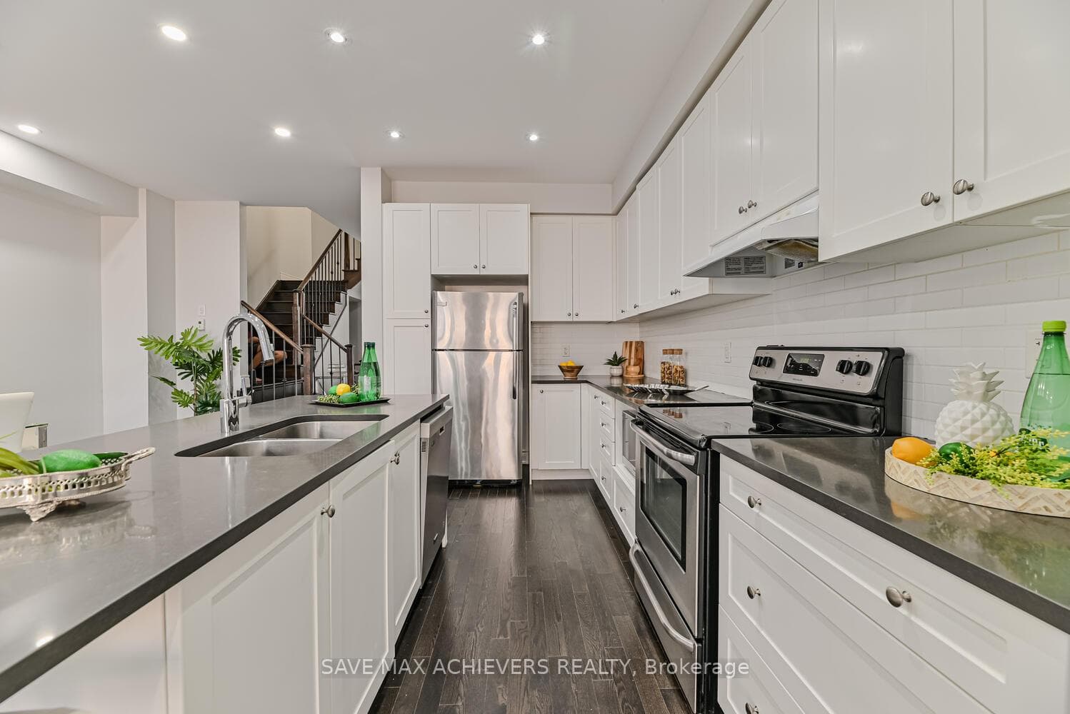 23 Lady Evelyn Crescent photo 15