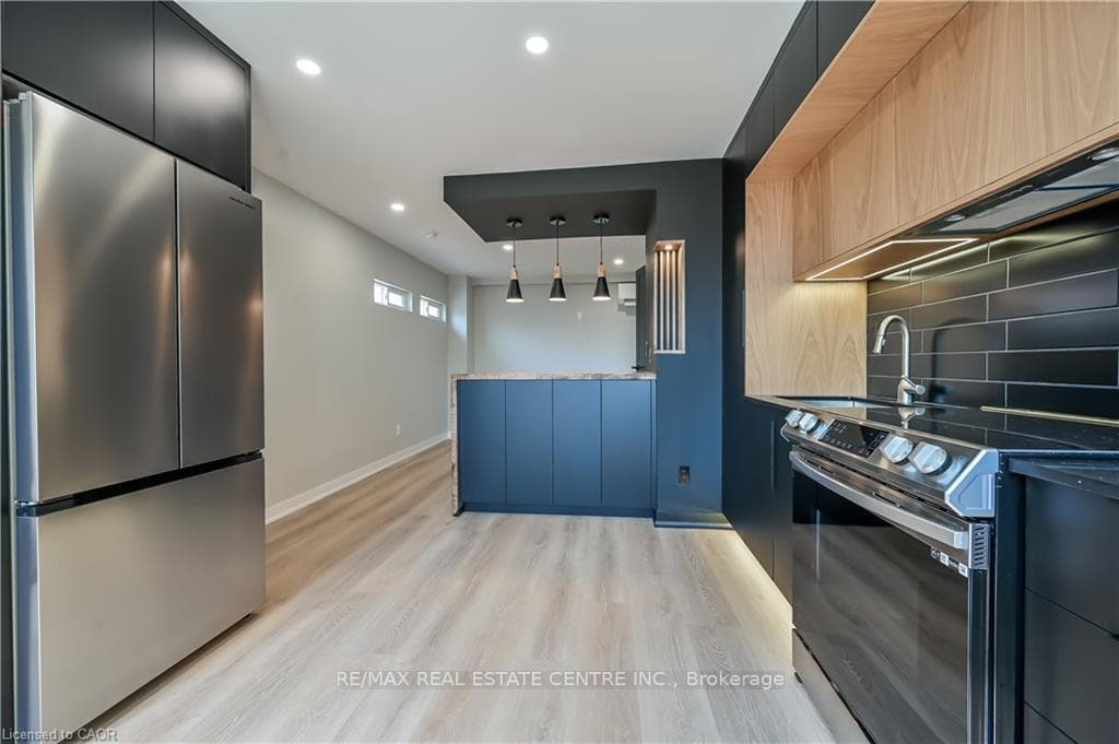 43 Mahony Avenue Unit 3 photo 8