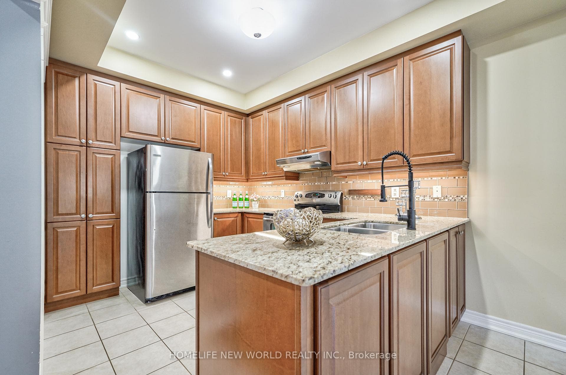 469 William Dunn Crescent photo 15