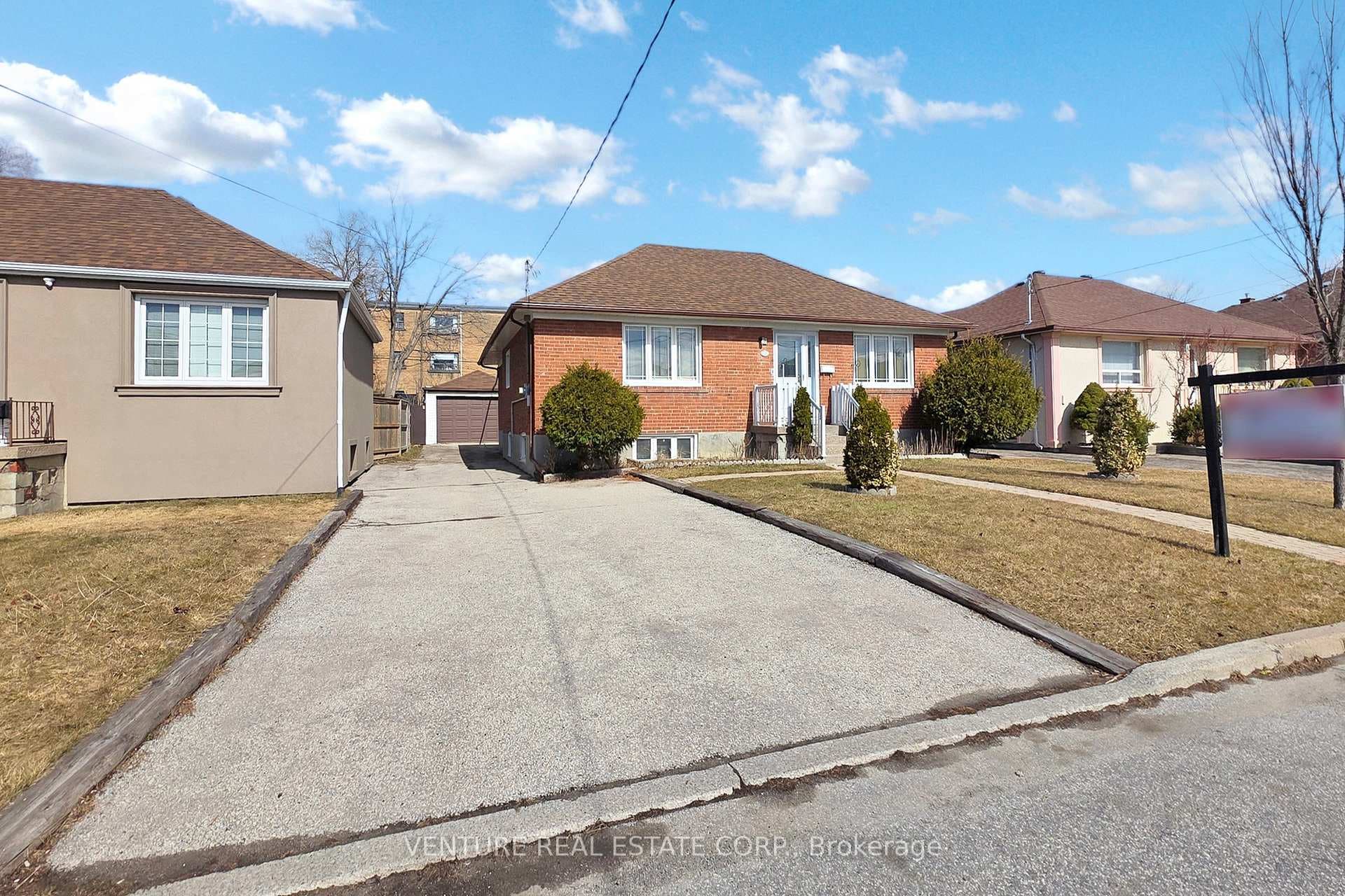 118 Winston Park Boulevard photo 2
