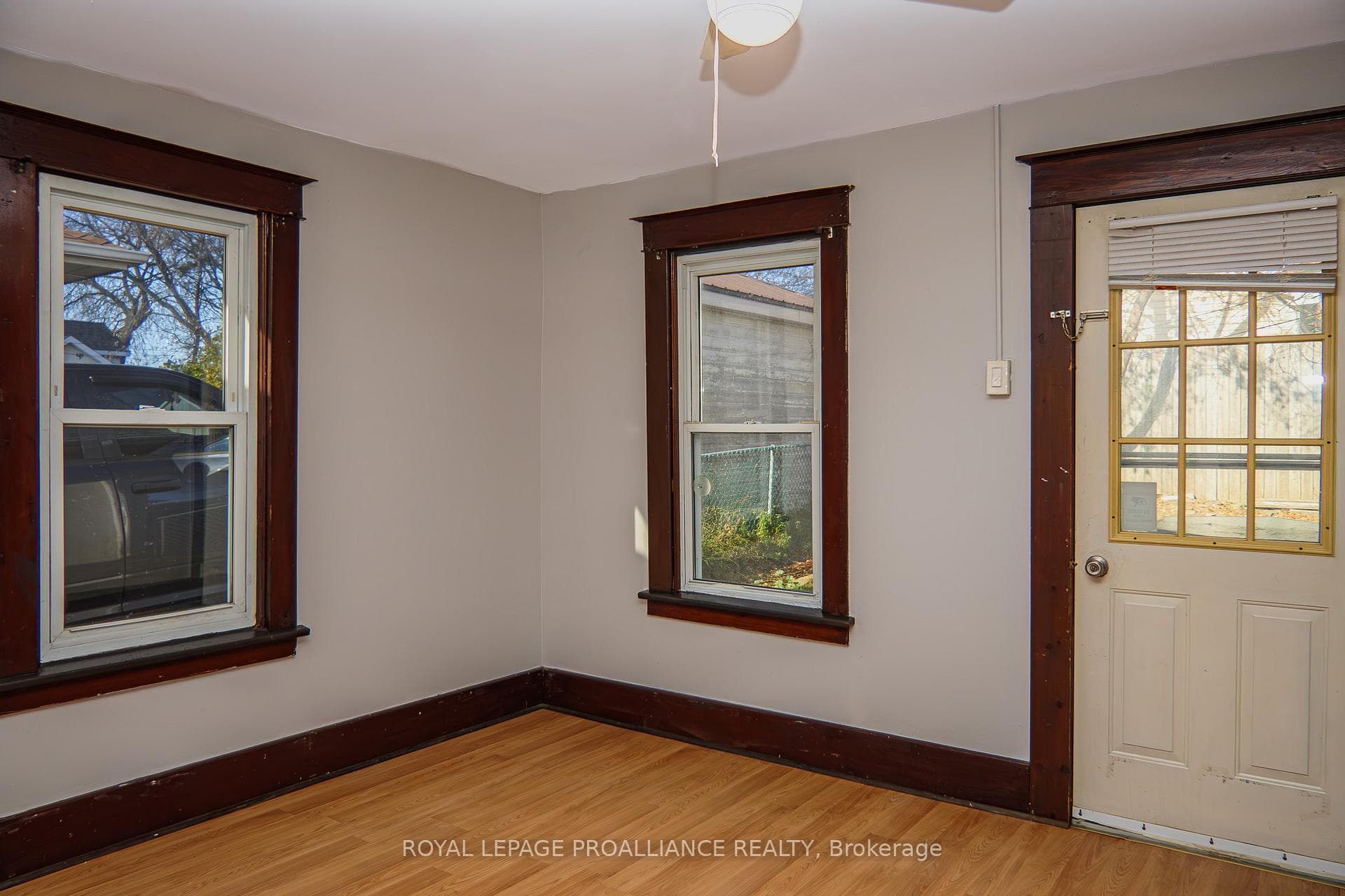 12 Richard Street photo 32