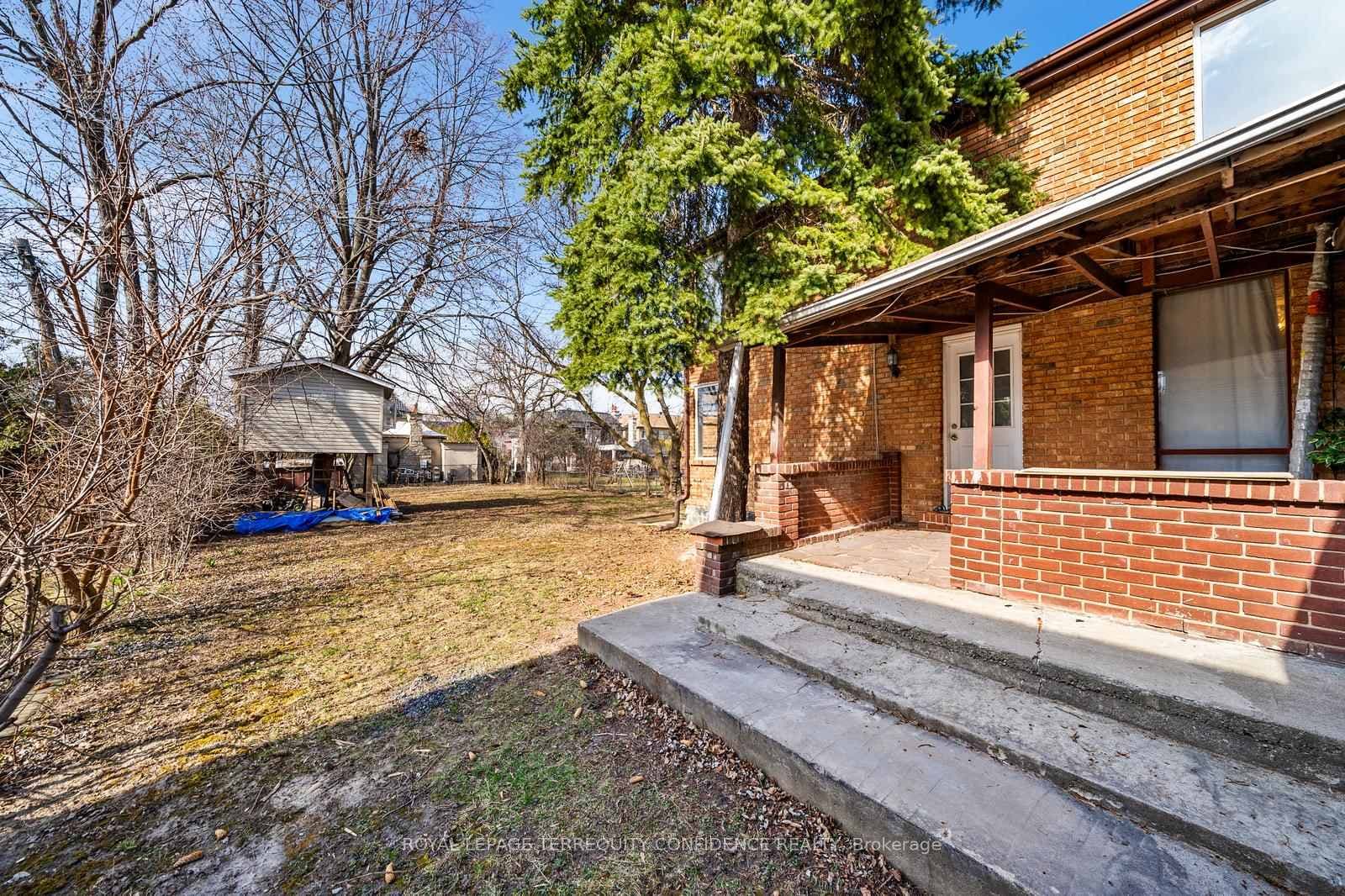 98 Yorkview Drive photo 24