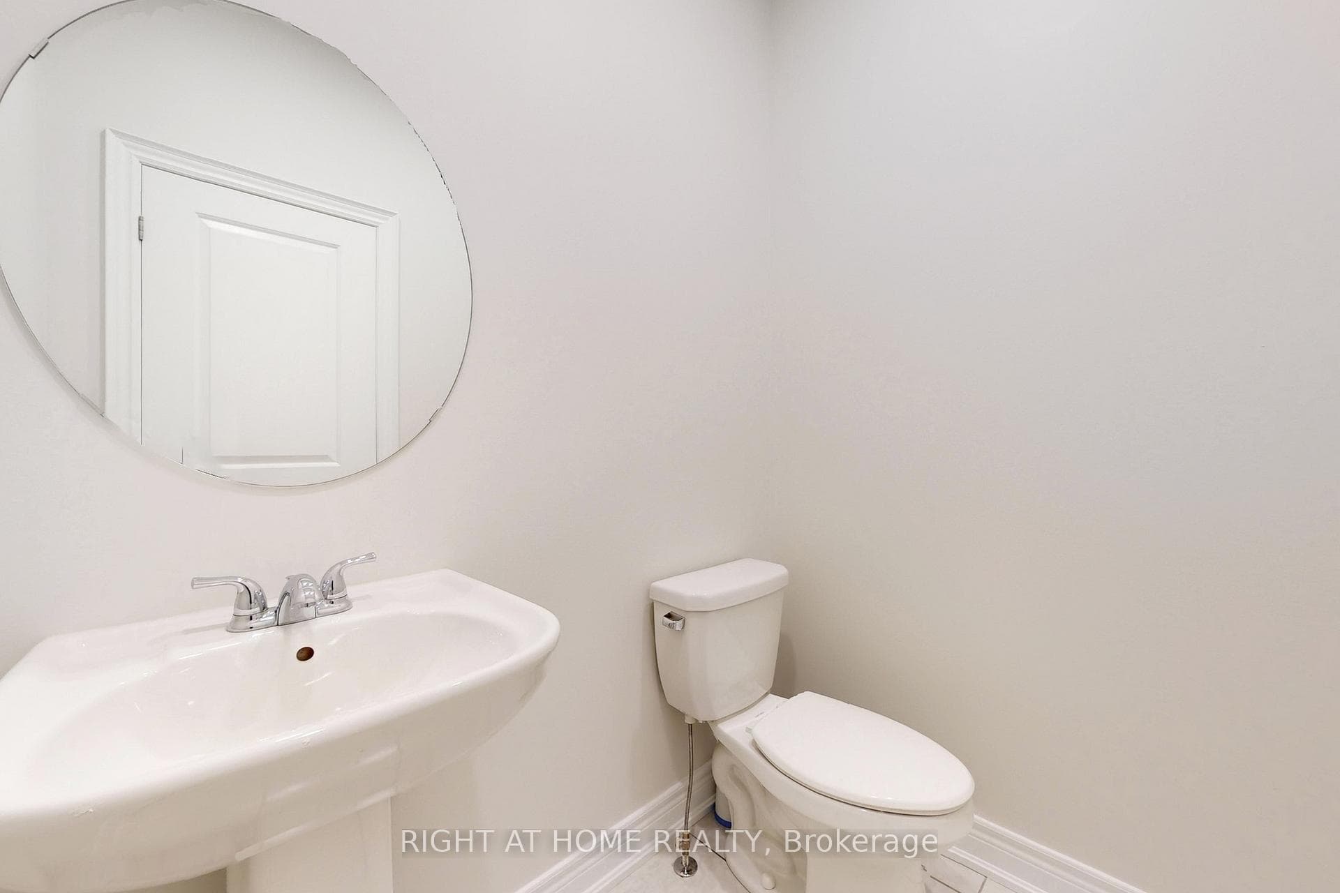 11 Robert Wilson Crescent photo 16