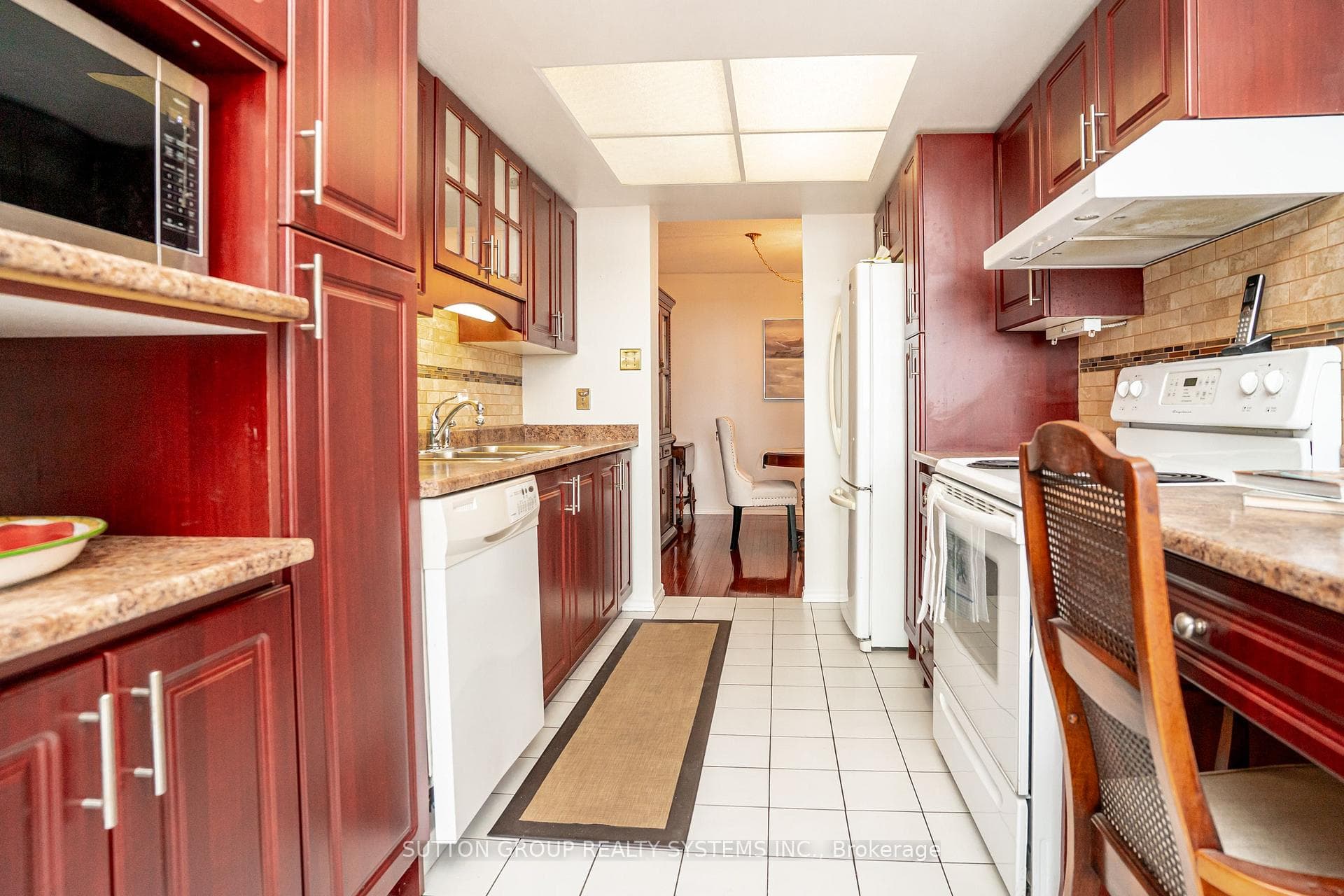 20 Cherrytree Drive Unit 802 photo 16