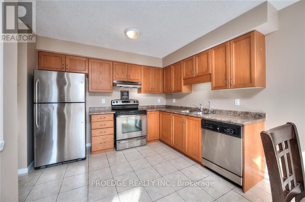595 Goldthread Street photo 11