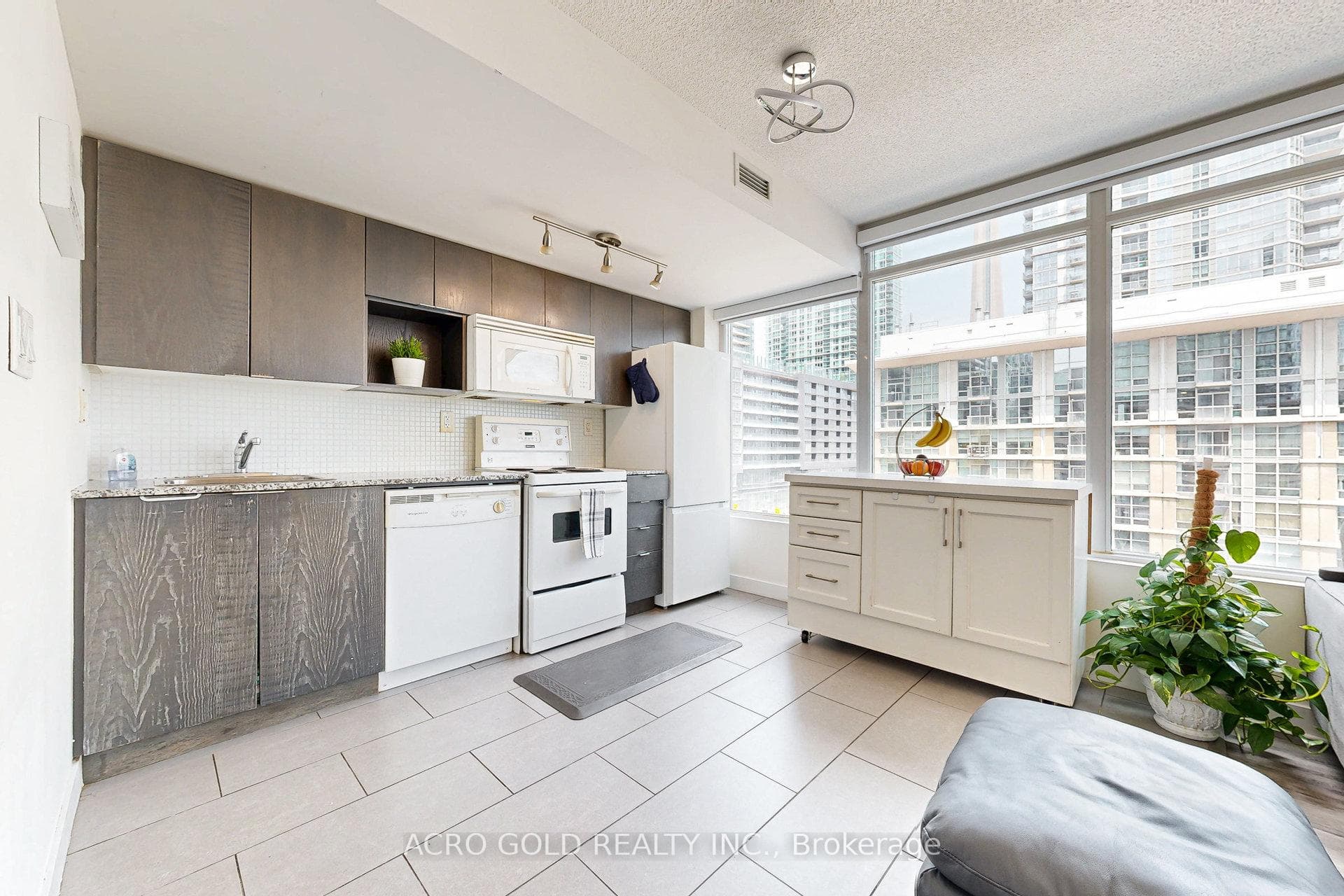 15 Brunel Court Unit 711 photo 8