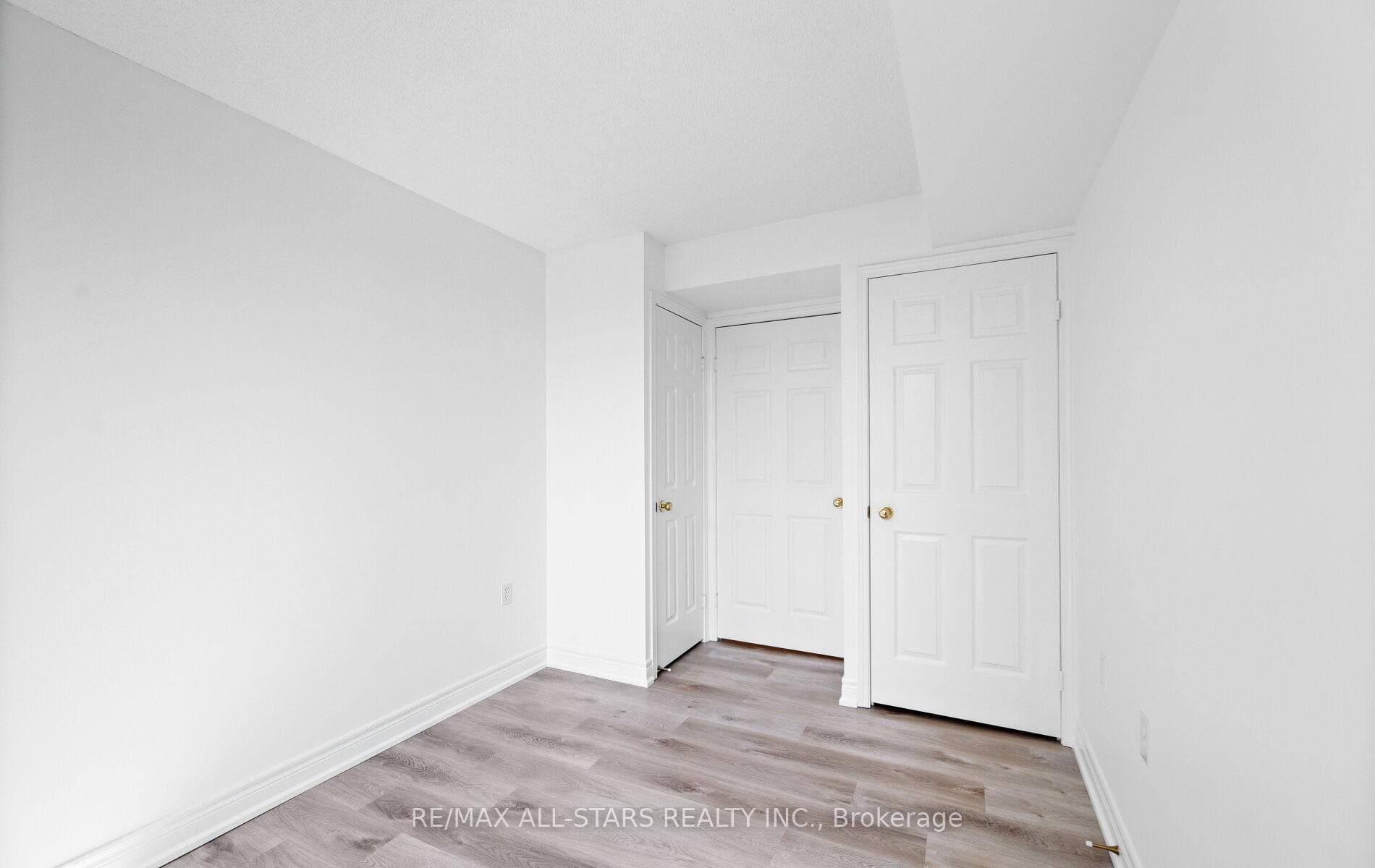5001 Finch Avenue Unit 302 photo 28