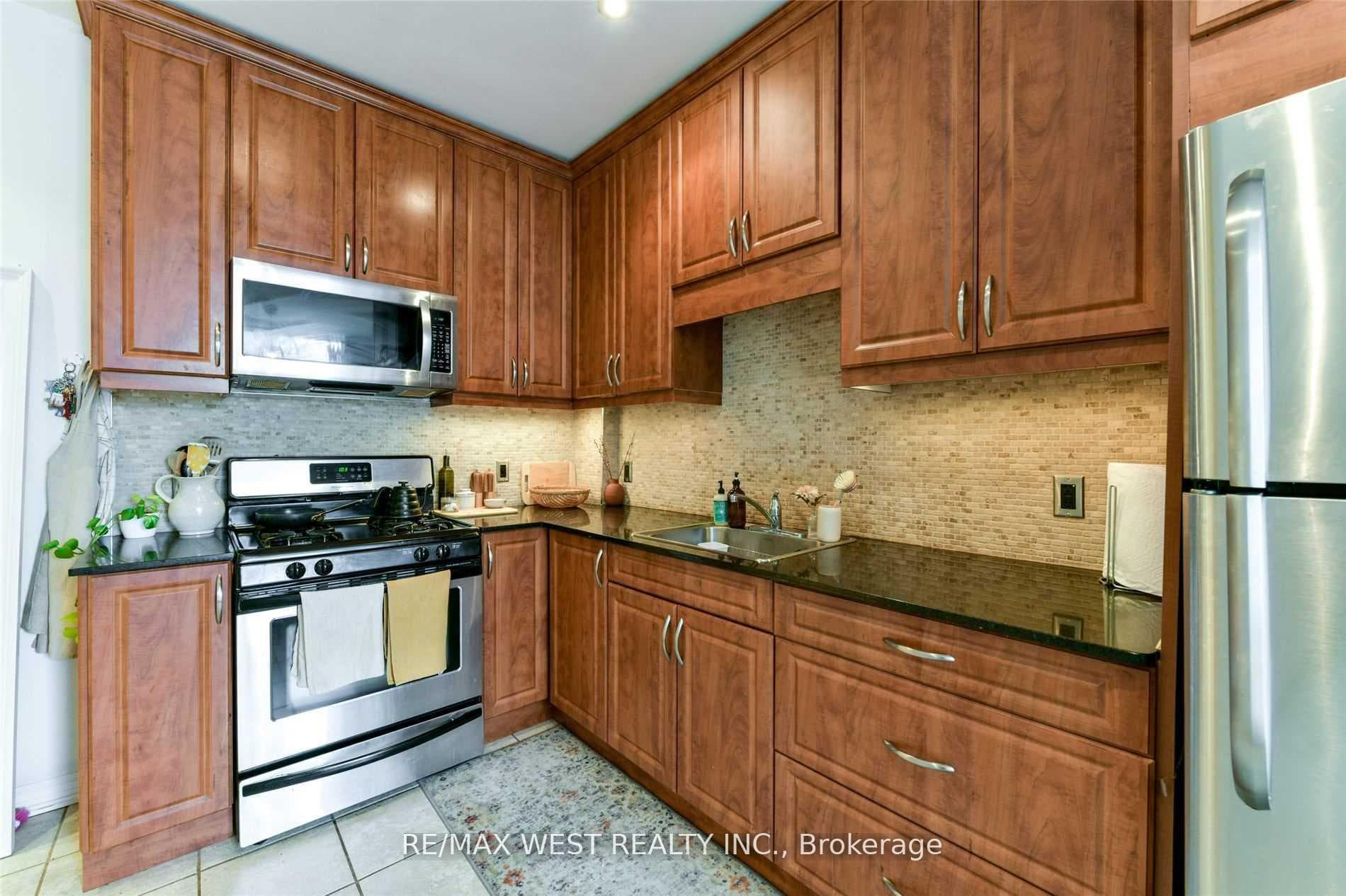 734 Indian Road Unit Main Fl photo 13