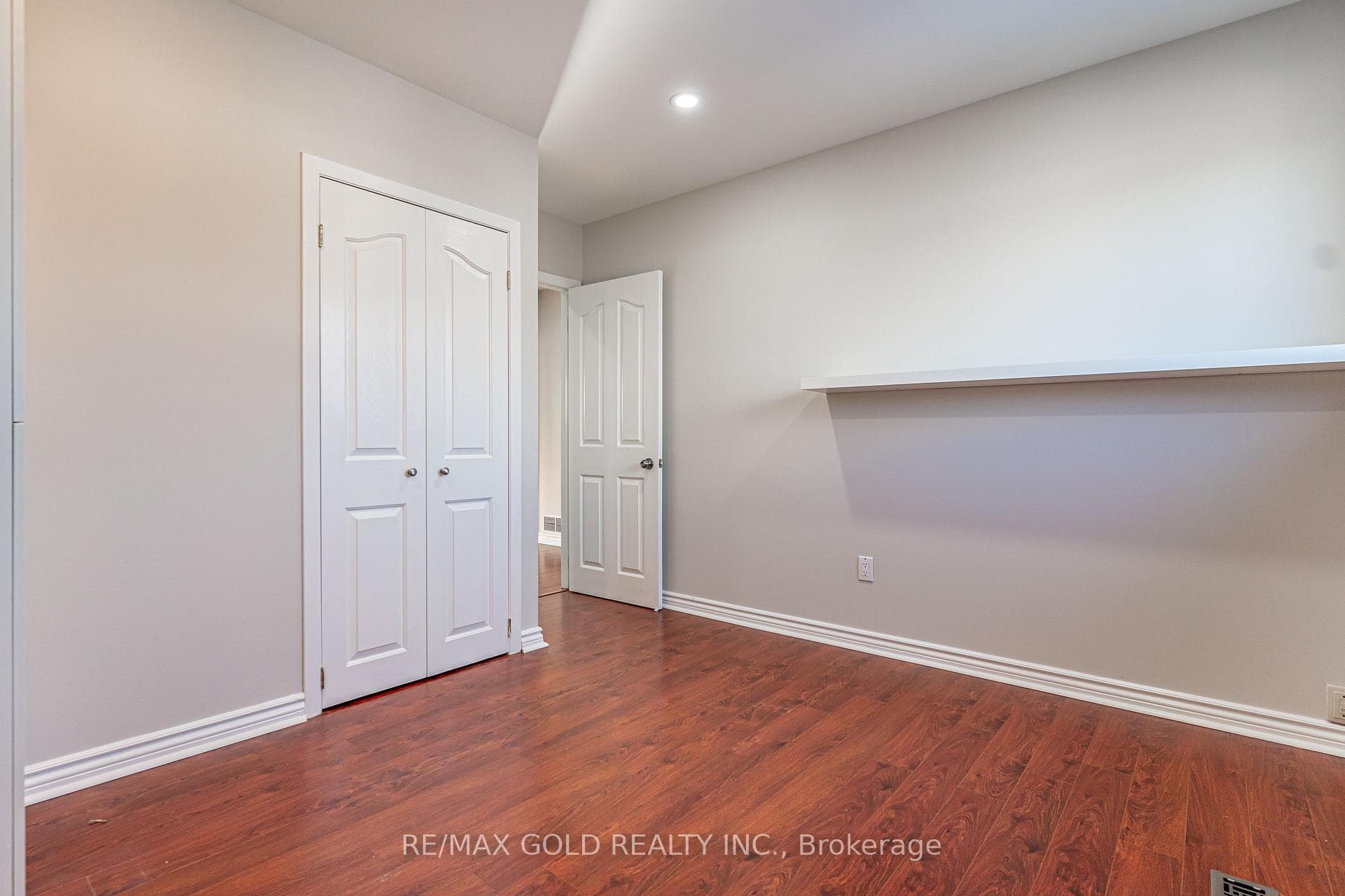 9 Dalton Place photo 26