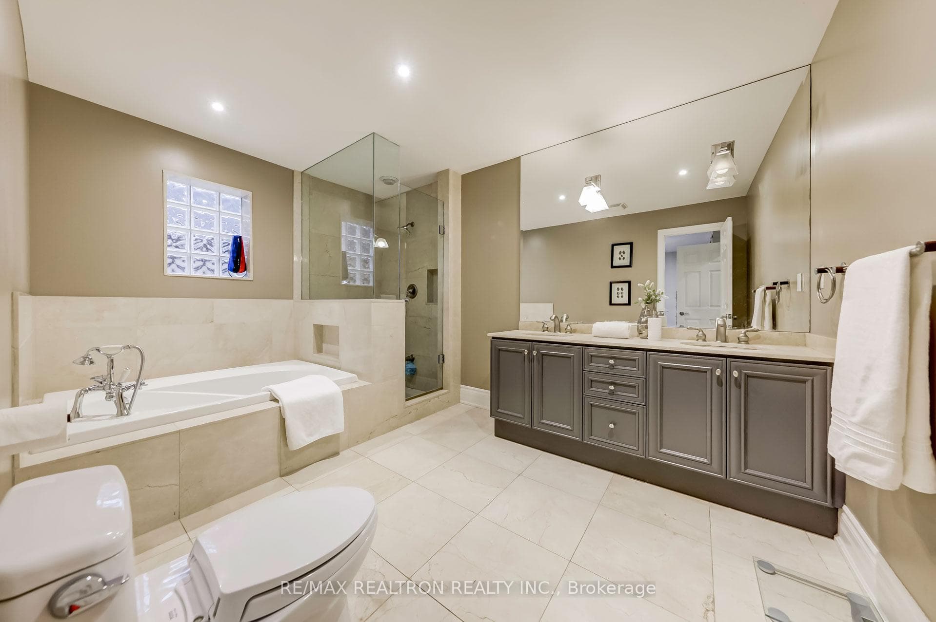 493 Melrose Avenue photo 12
