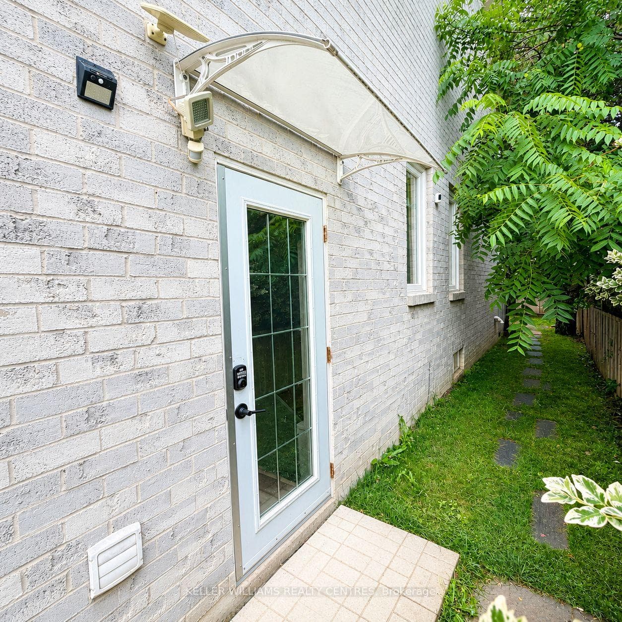 71 Avenue Road photo 2