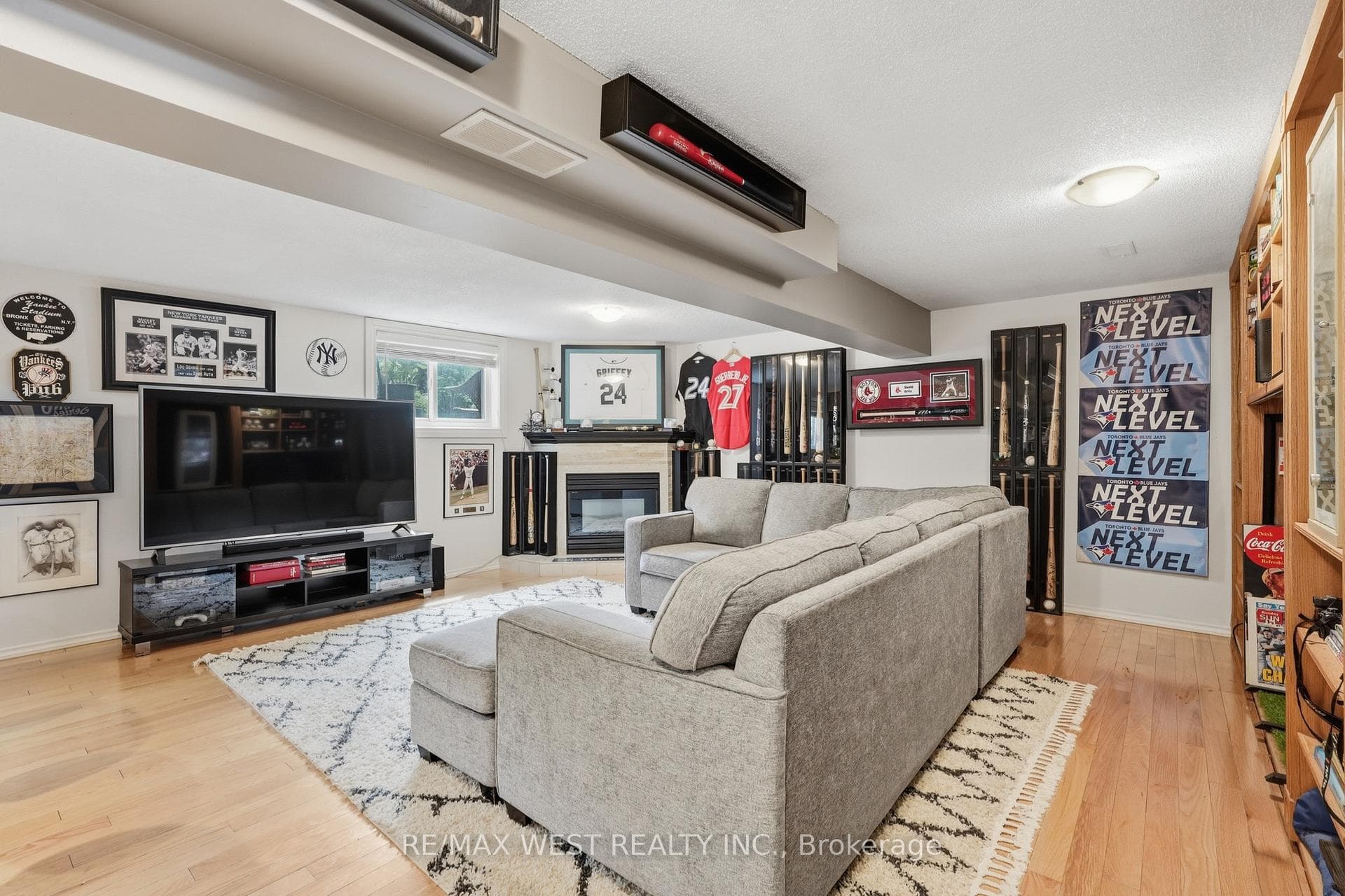 515 Berkindale Drive photo 15