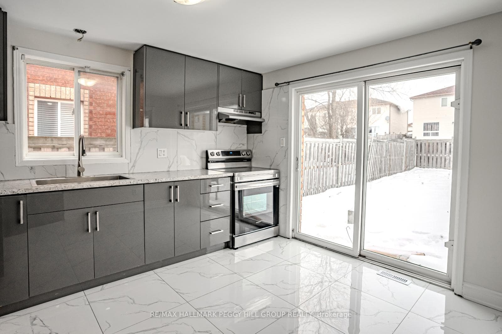 200 Dunsmore Lane photo 3