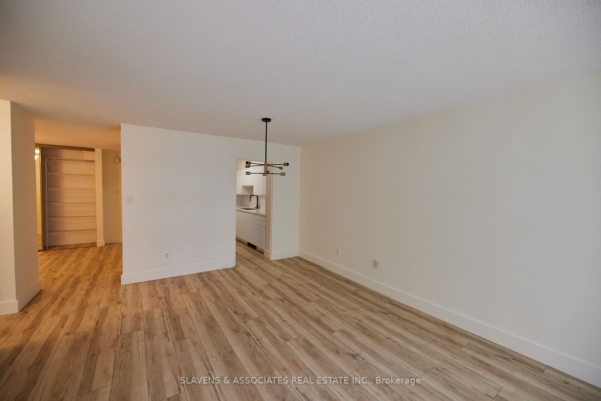 22 Shallmar Boulevard Unit 305 photo 15