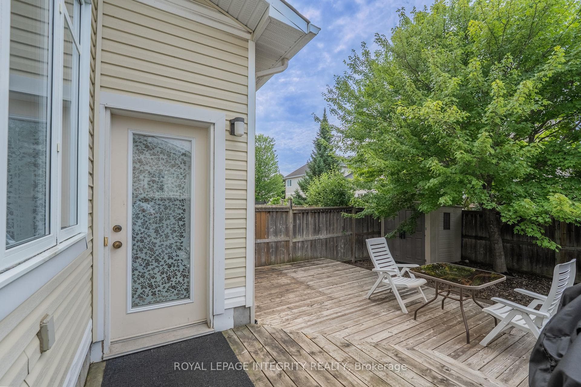 160 DEERCROFT Avenue photo 32