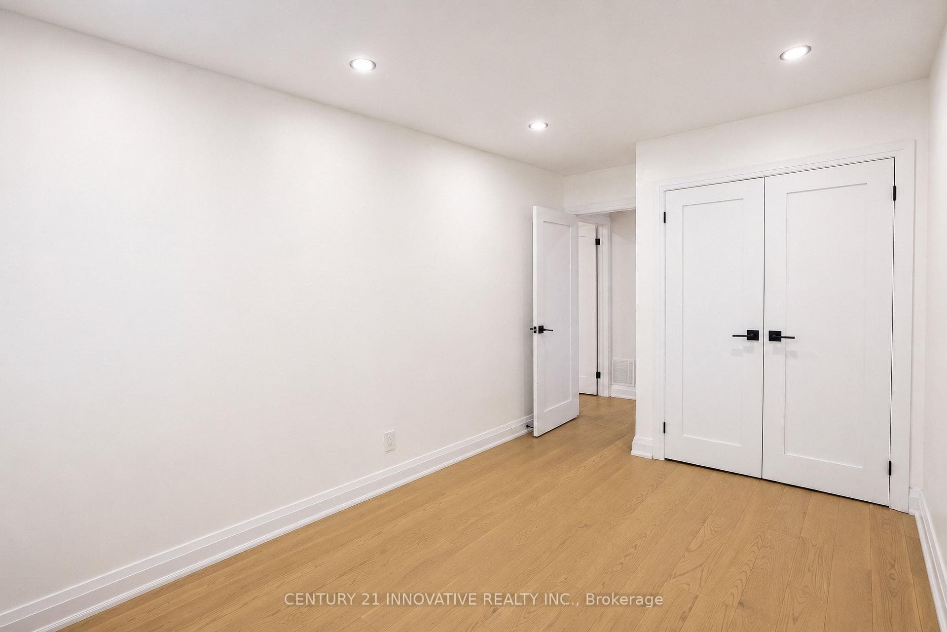 2451 Bridletowne Circle Unit 19 photo 26
