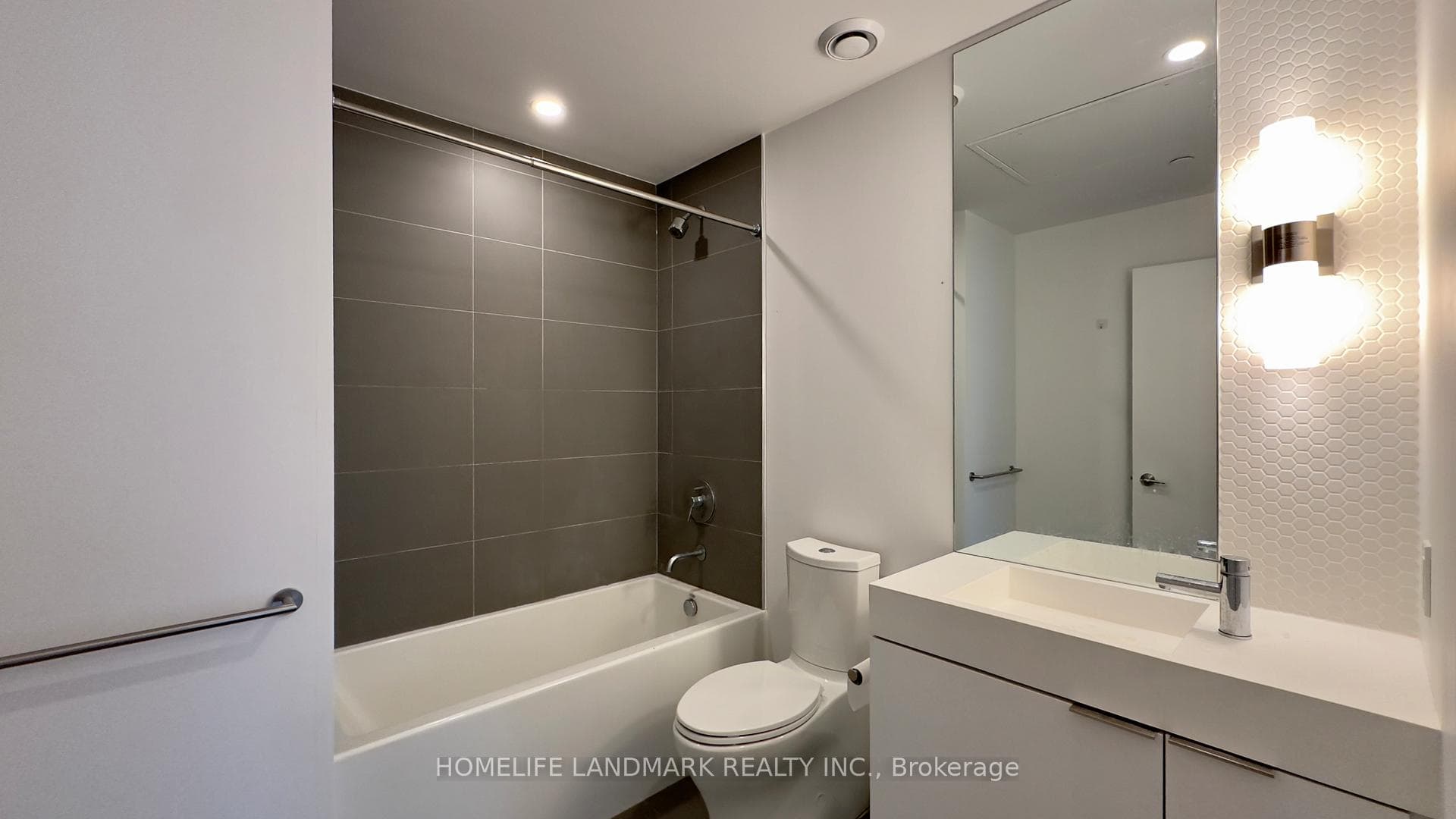 33 Helendale Avenue Unit 809 photo 7