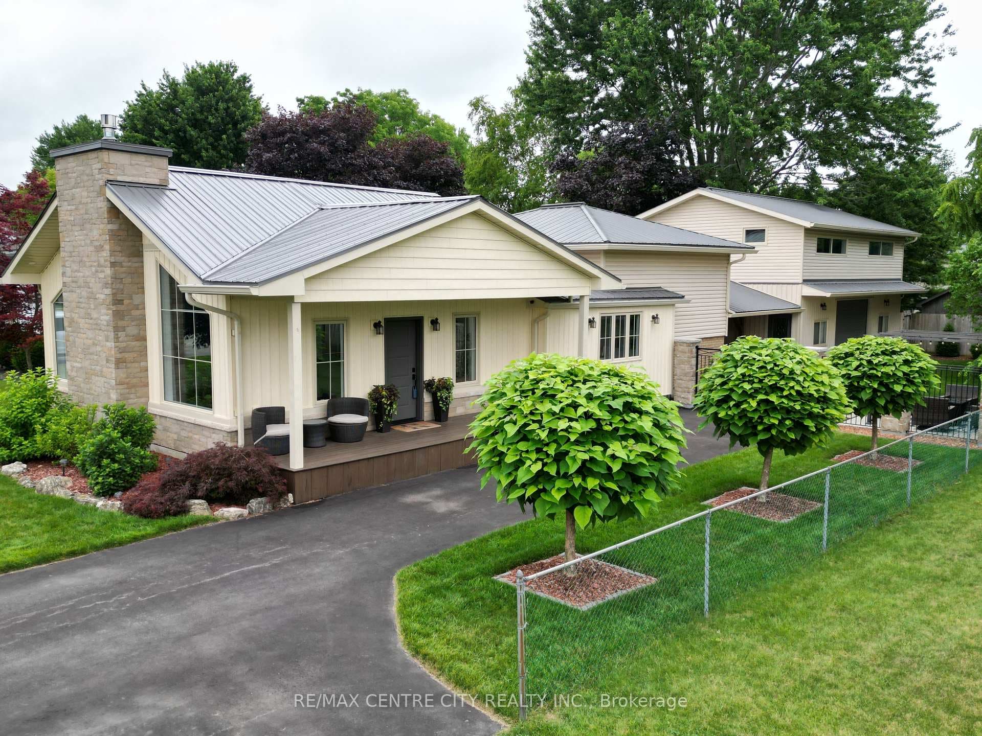 174 Ridge Street photo 1