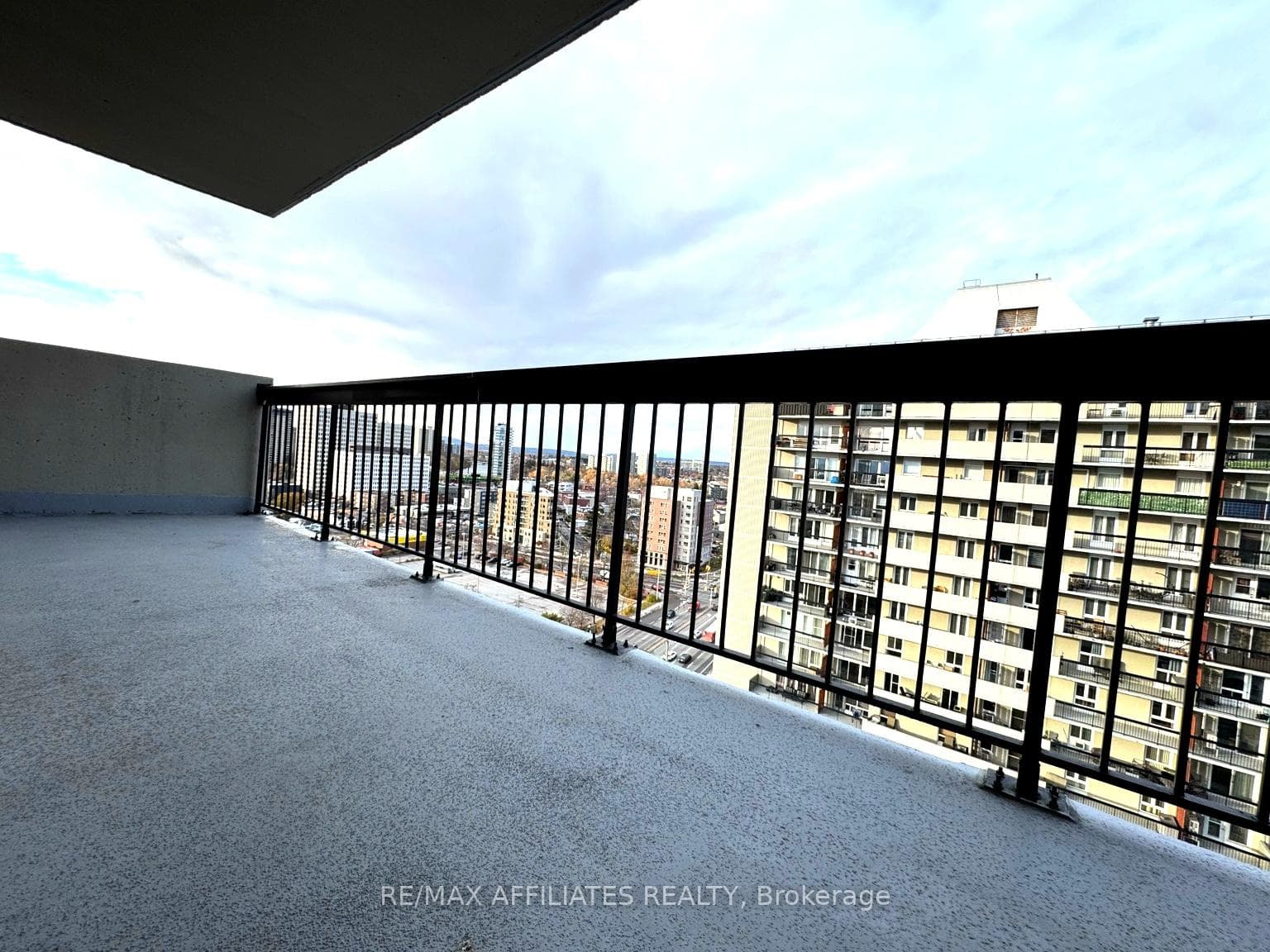 158 Mcarthur Avenue Unit 1704 photo 25